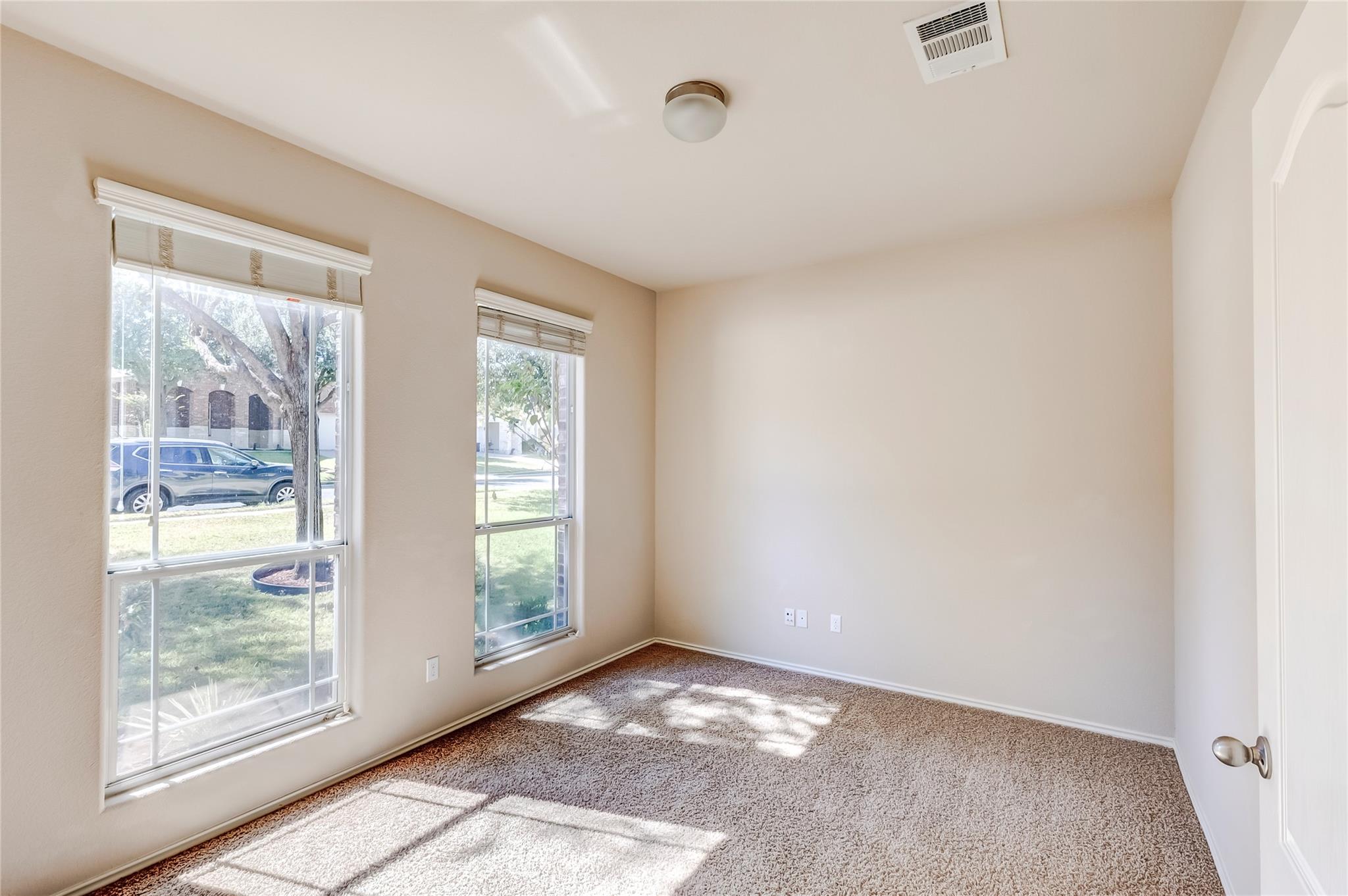 1604 Greenside Dr, Round Rock, TX 78665