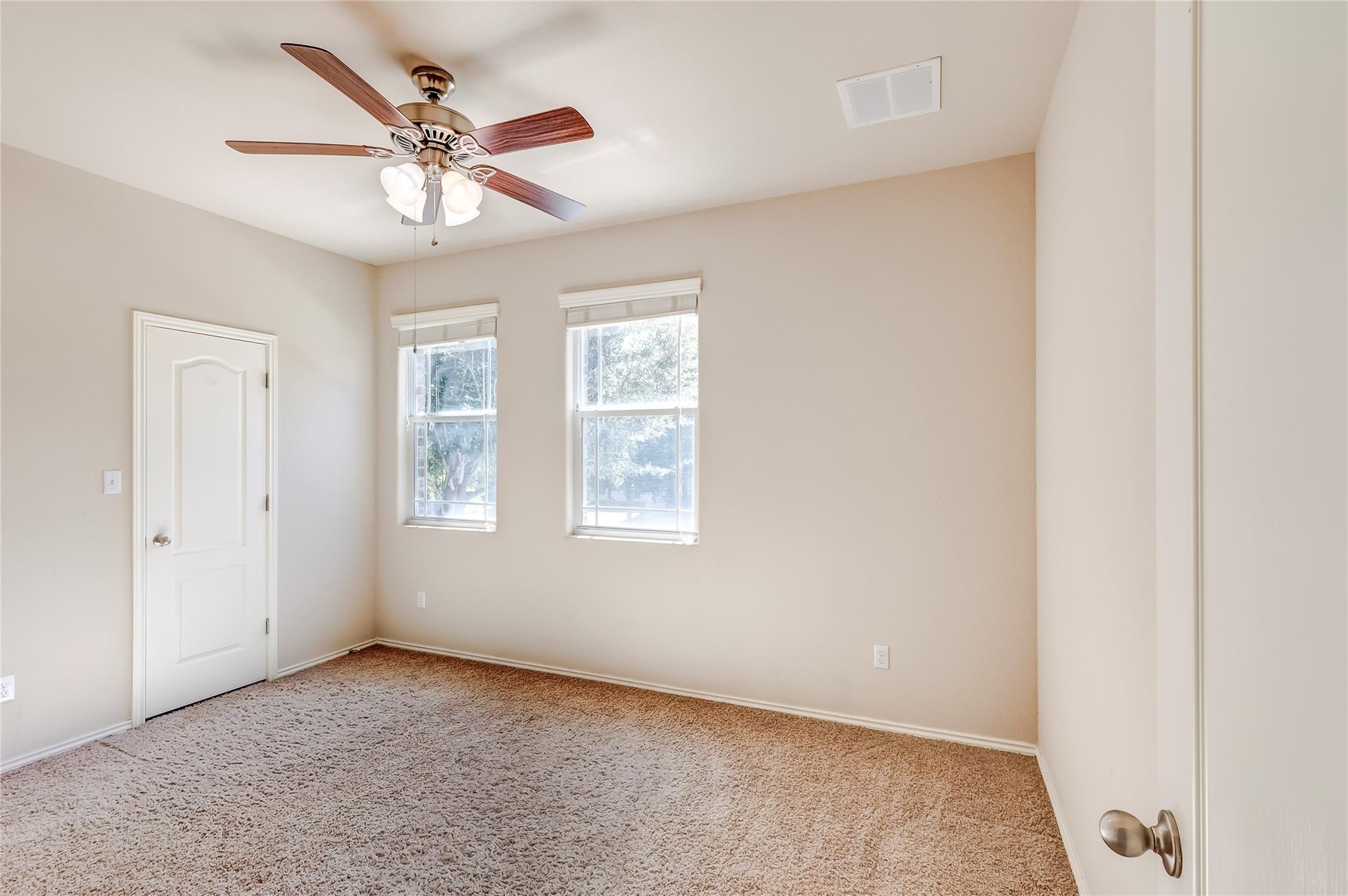 1604 Greenside Dr, Round Rock, TX 78665