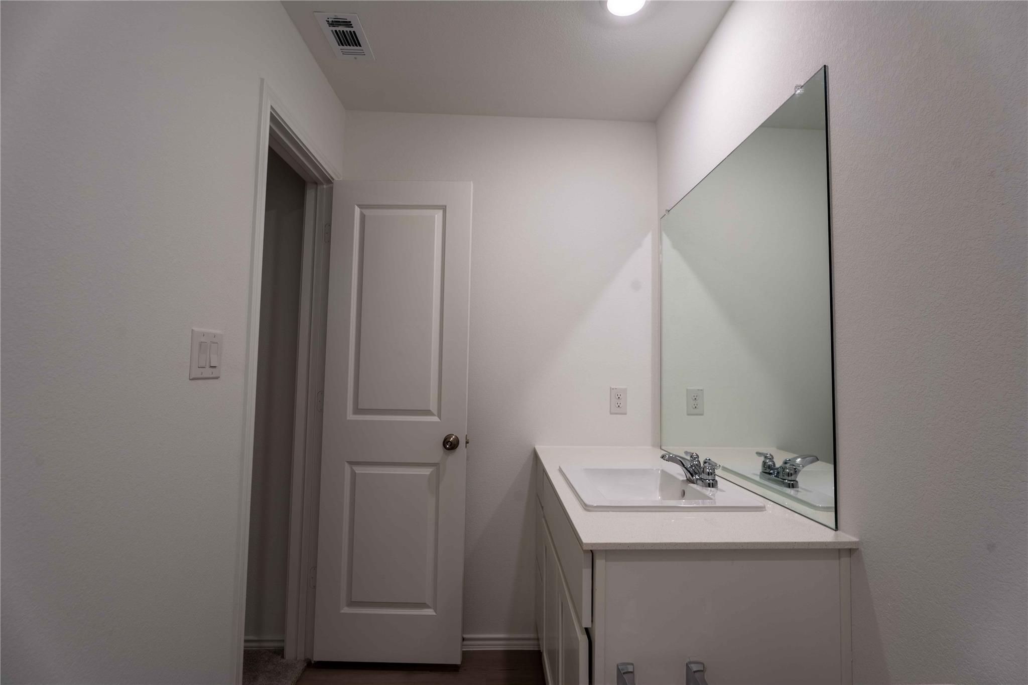 2320 Blizzard Dr, Lockhart, TX 78644