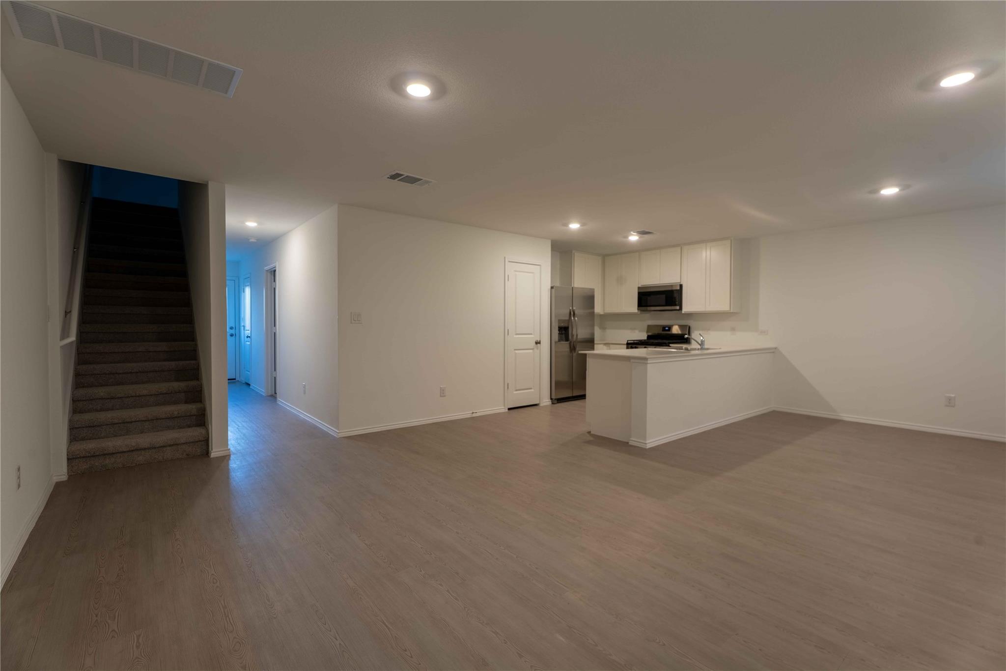 2320 Blizzard Dr, Lockhart, TX 78644