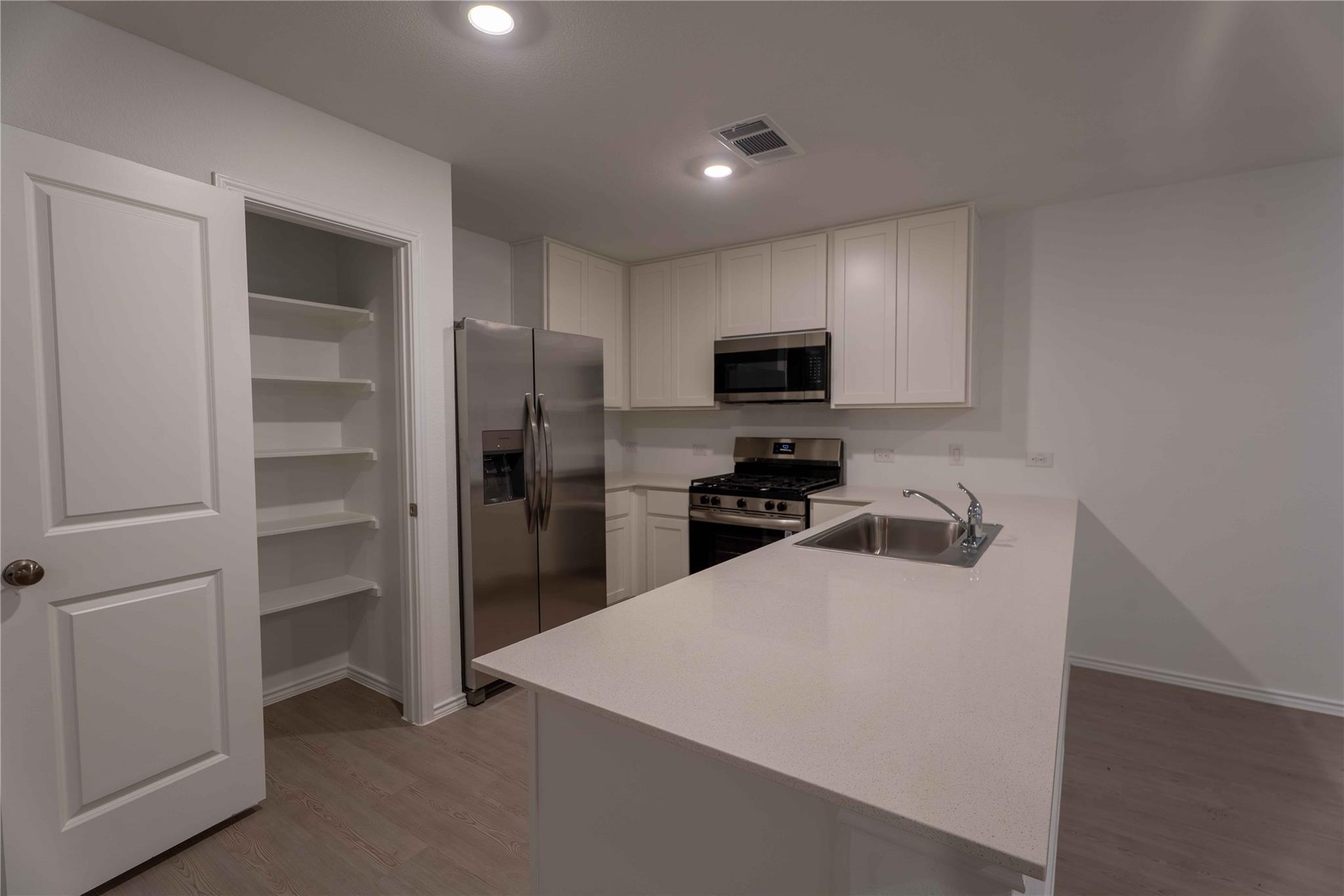 2320 Blizzard Dr, Lockhart, TX 78644