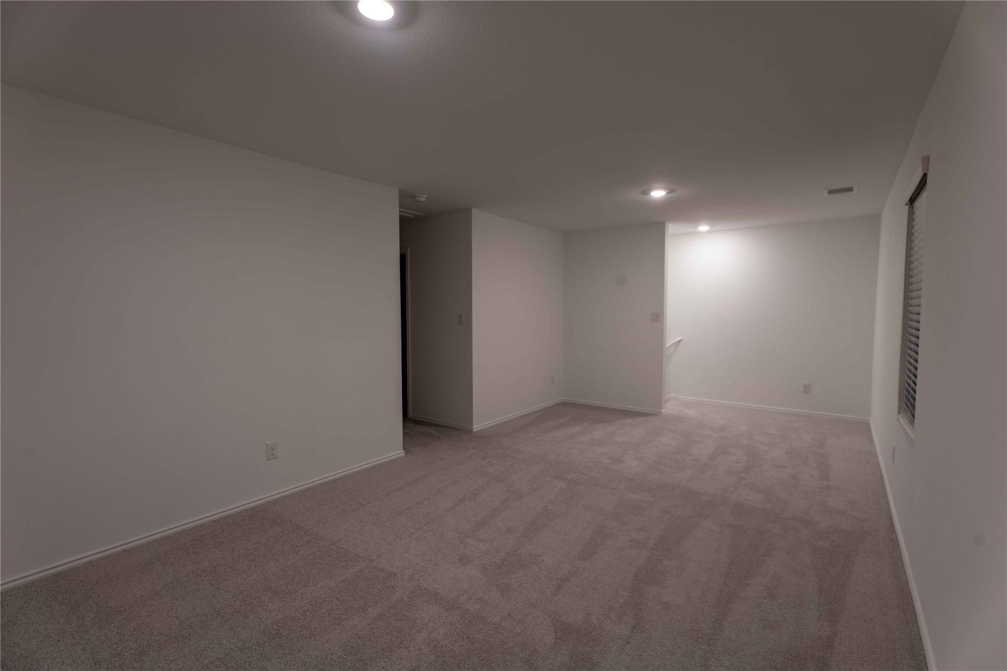 2320 Blizzard Dr, Lockhart, TX 78644