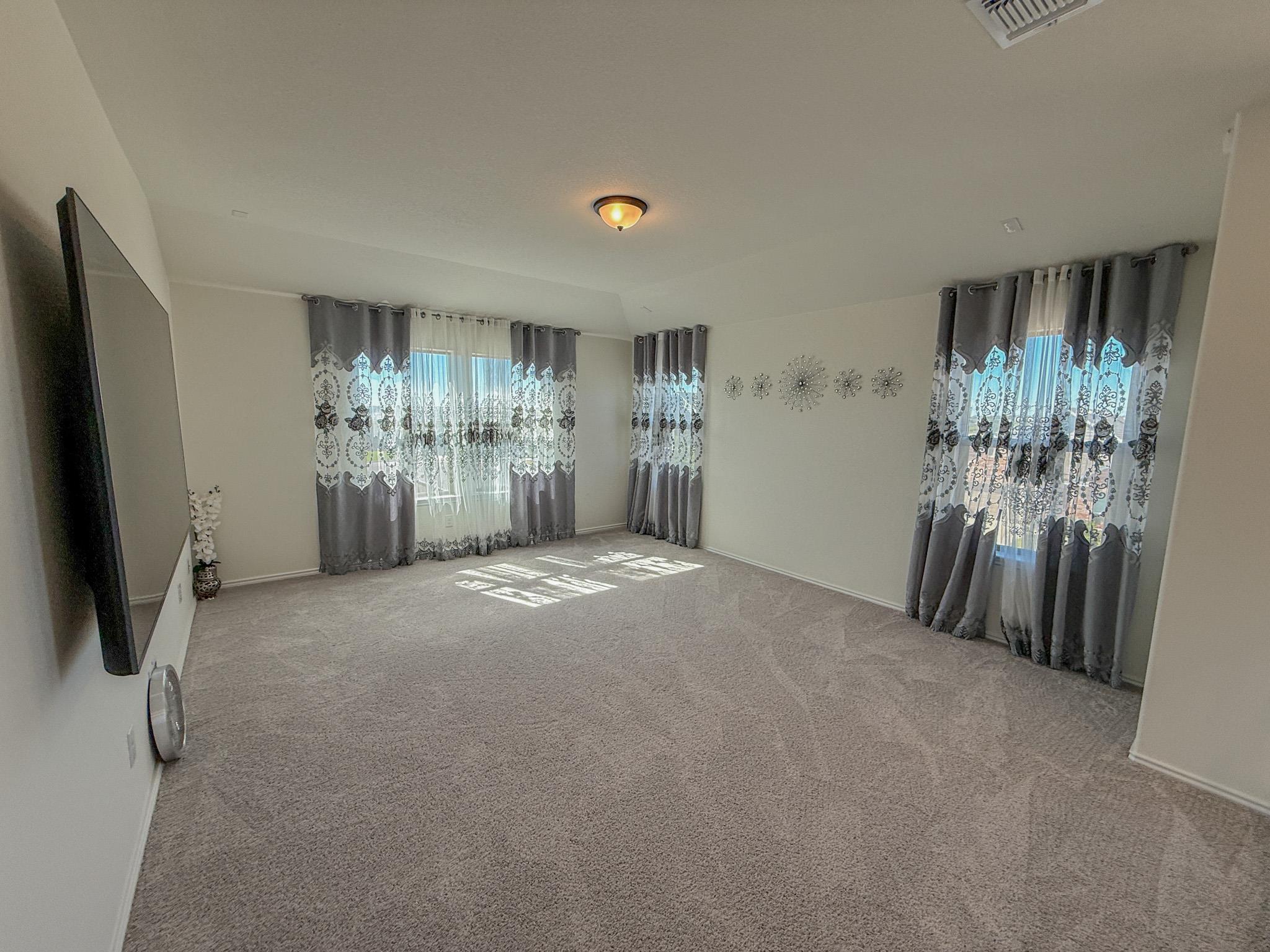 121 Outlaw Dr, Jarrell, TX 76537