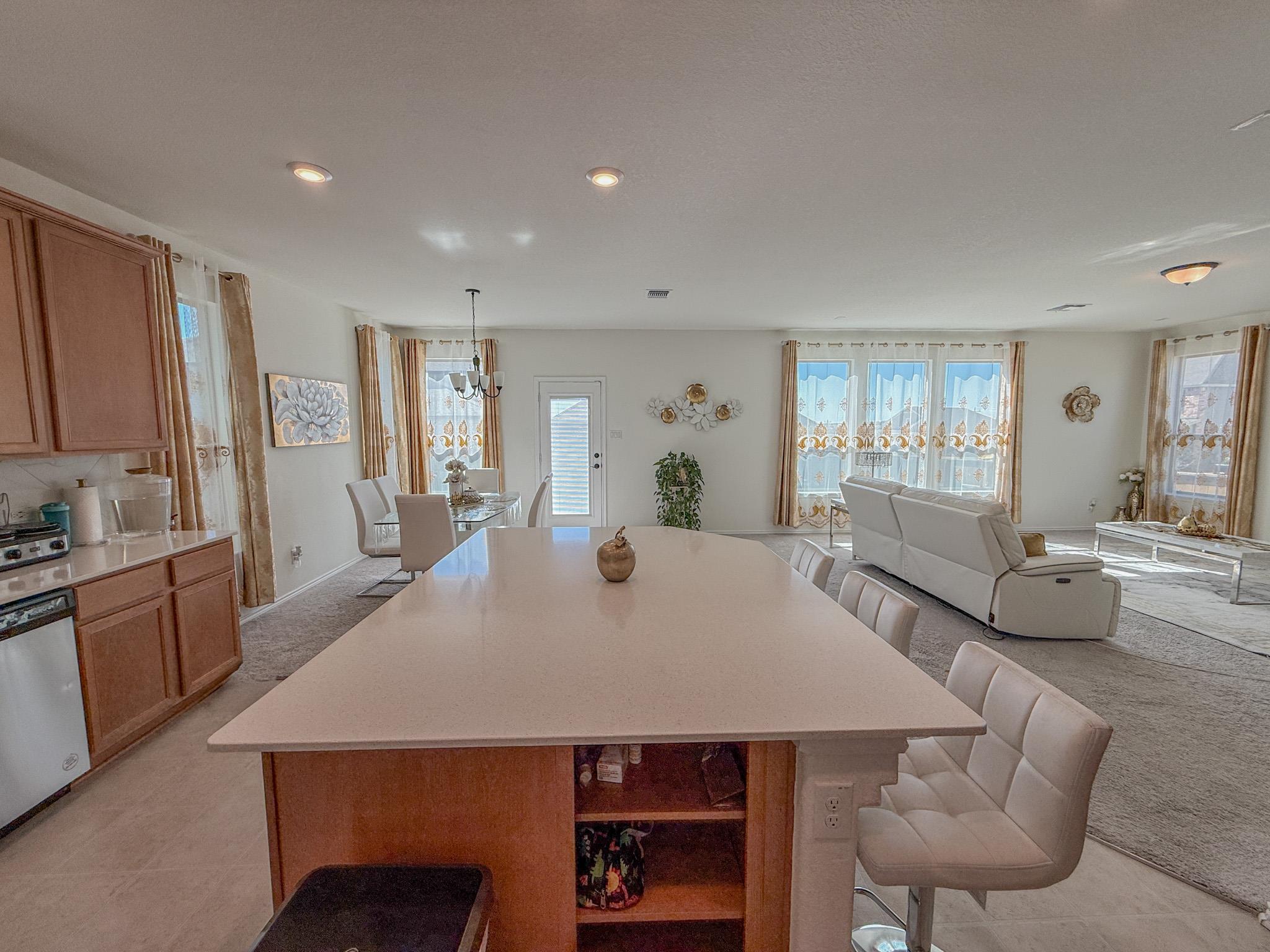 121 Outlaw Dr, Jarrell, TX 76537