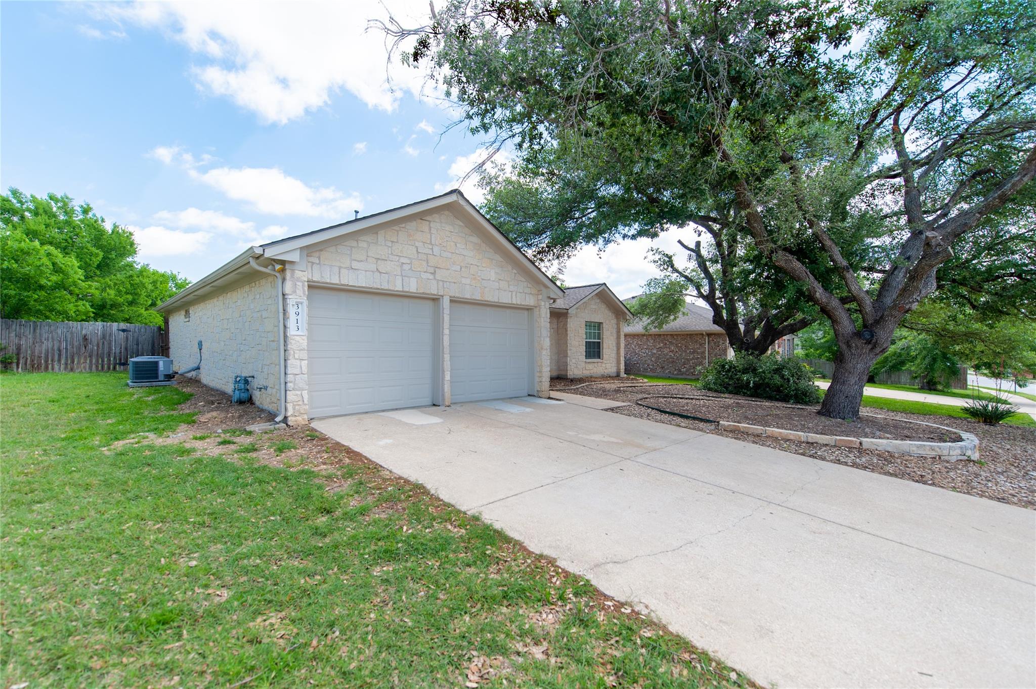 3913 Orion St, Round Rock, TX 78665