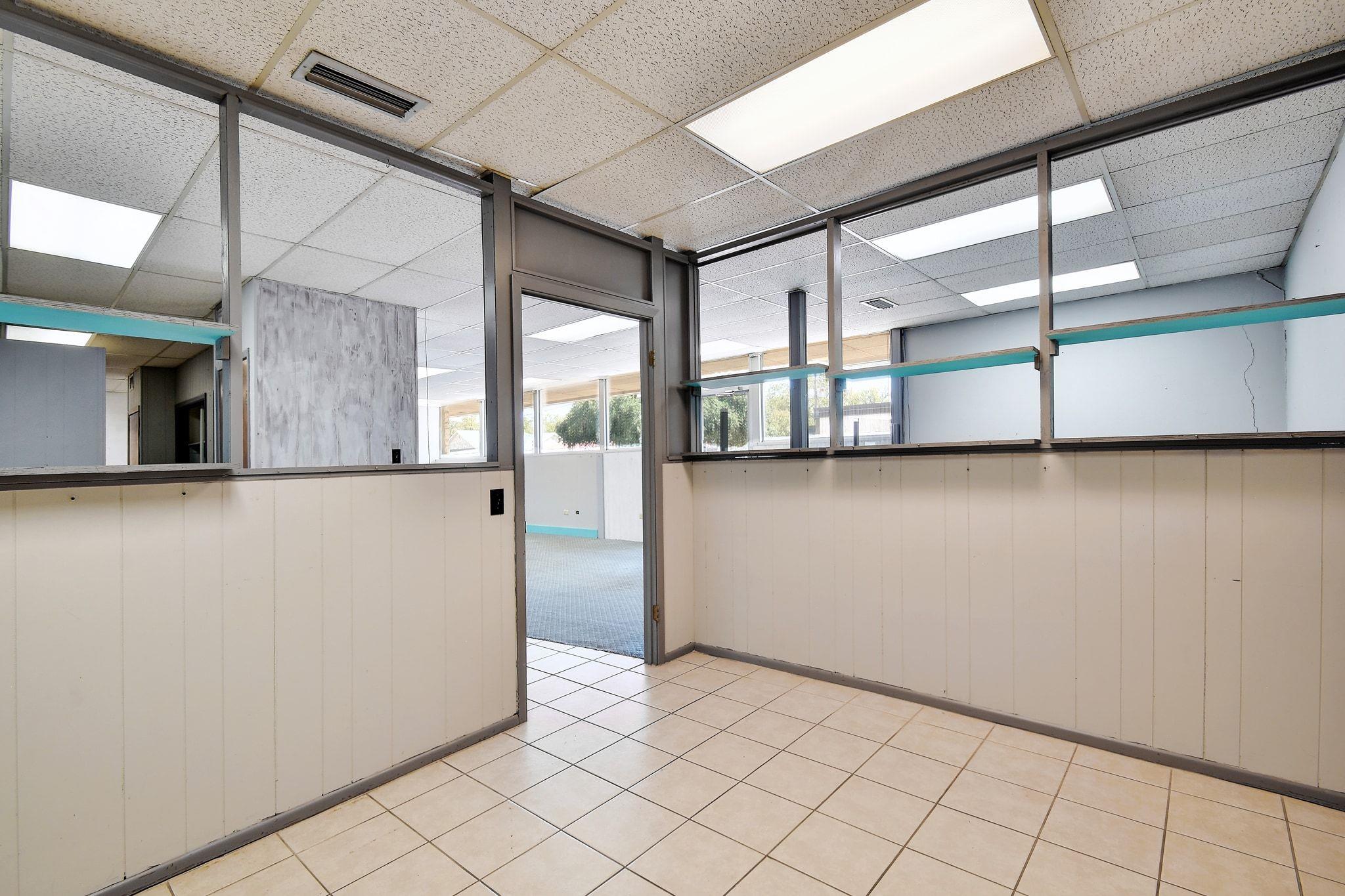 310 Quinlan St, Kerrville, TX 78028