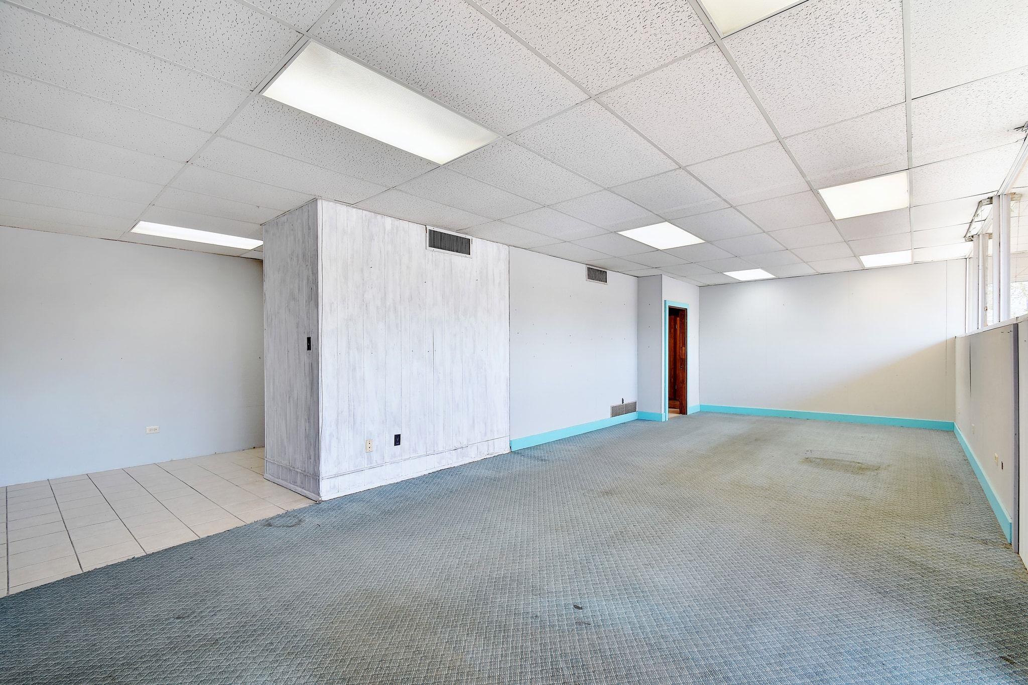 310 Quinlan St, Kerrville, TX 78028