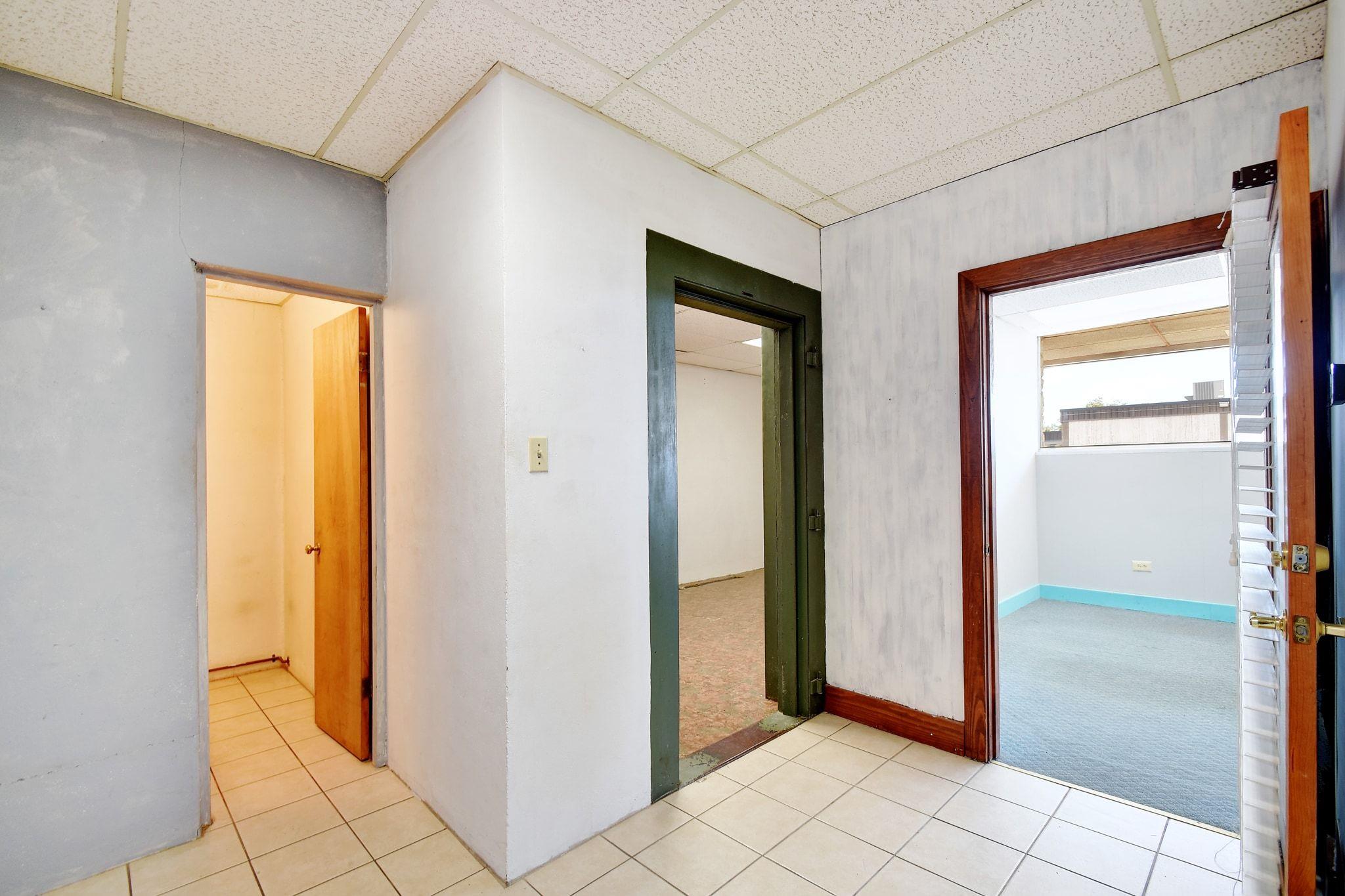 310 Quinlan St, Kerrville, TX 78028