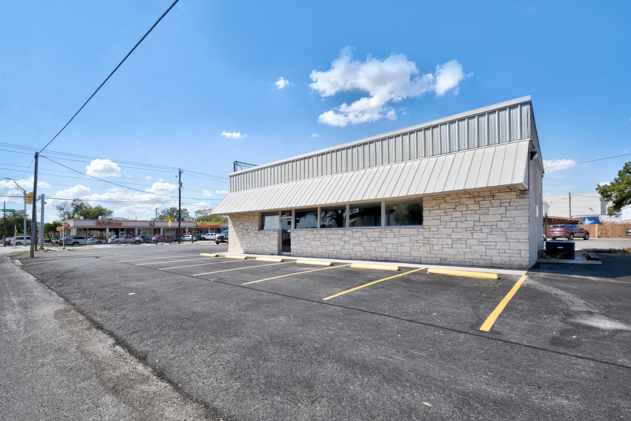 310 Quinlan St, Kerrville, TX 78028