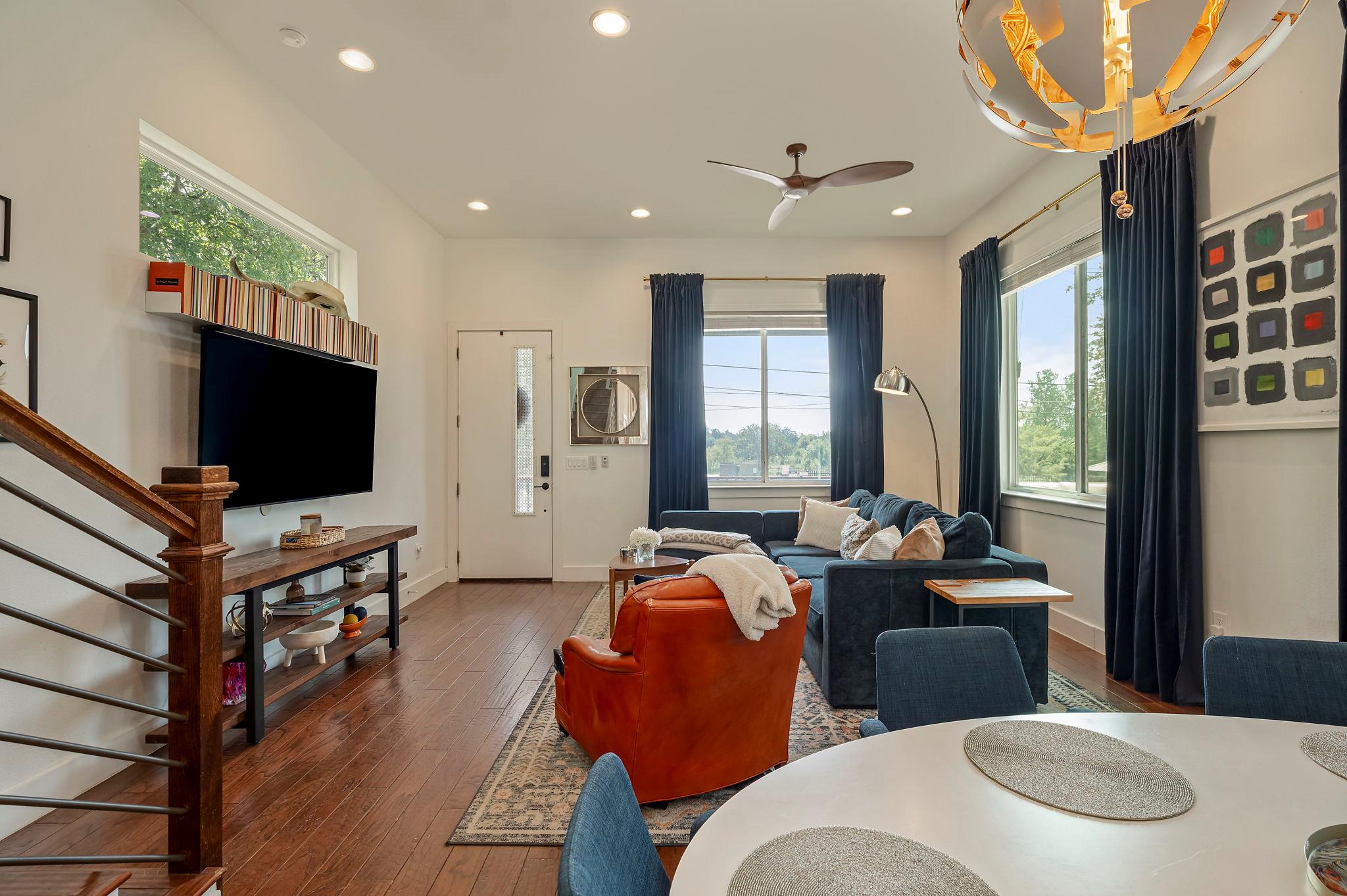 2812 Oak Springs Dr # 1, Austin, TX 78702