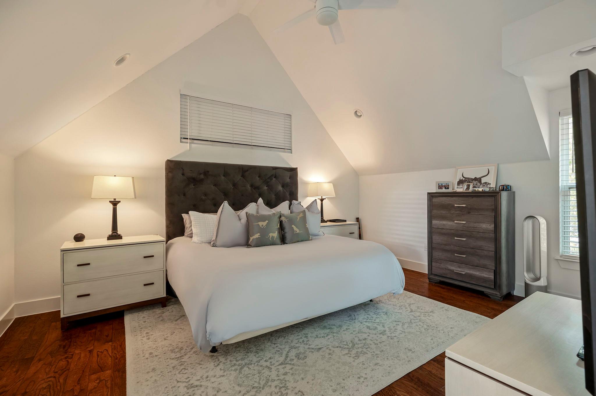 2812 Oak Springs Dr # 1, Austin, TX 78702