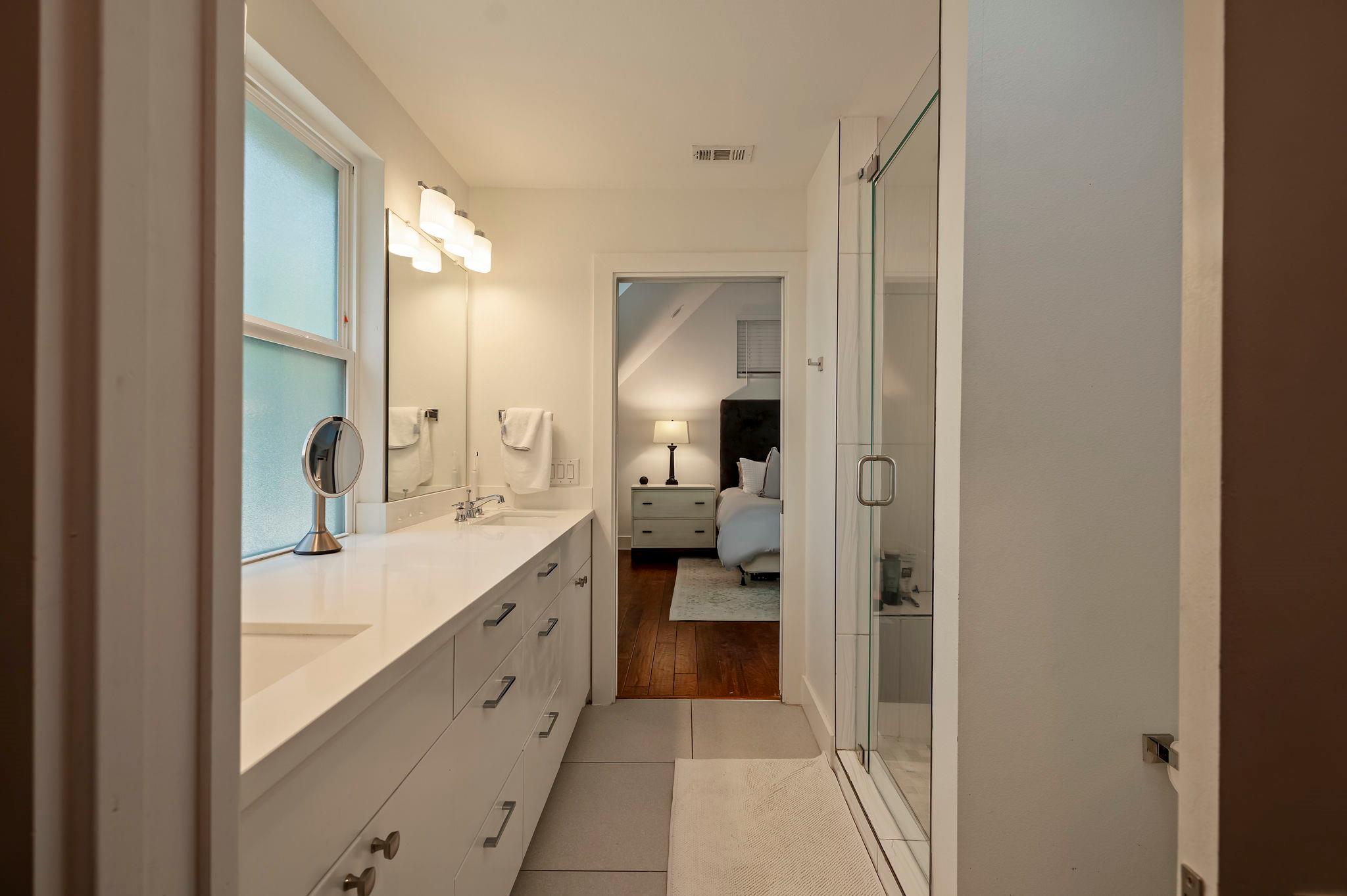 2812 Oak Springs Dr # 1, Austin, TX 78702