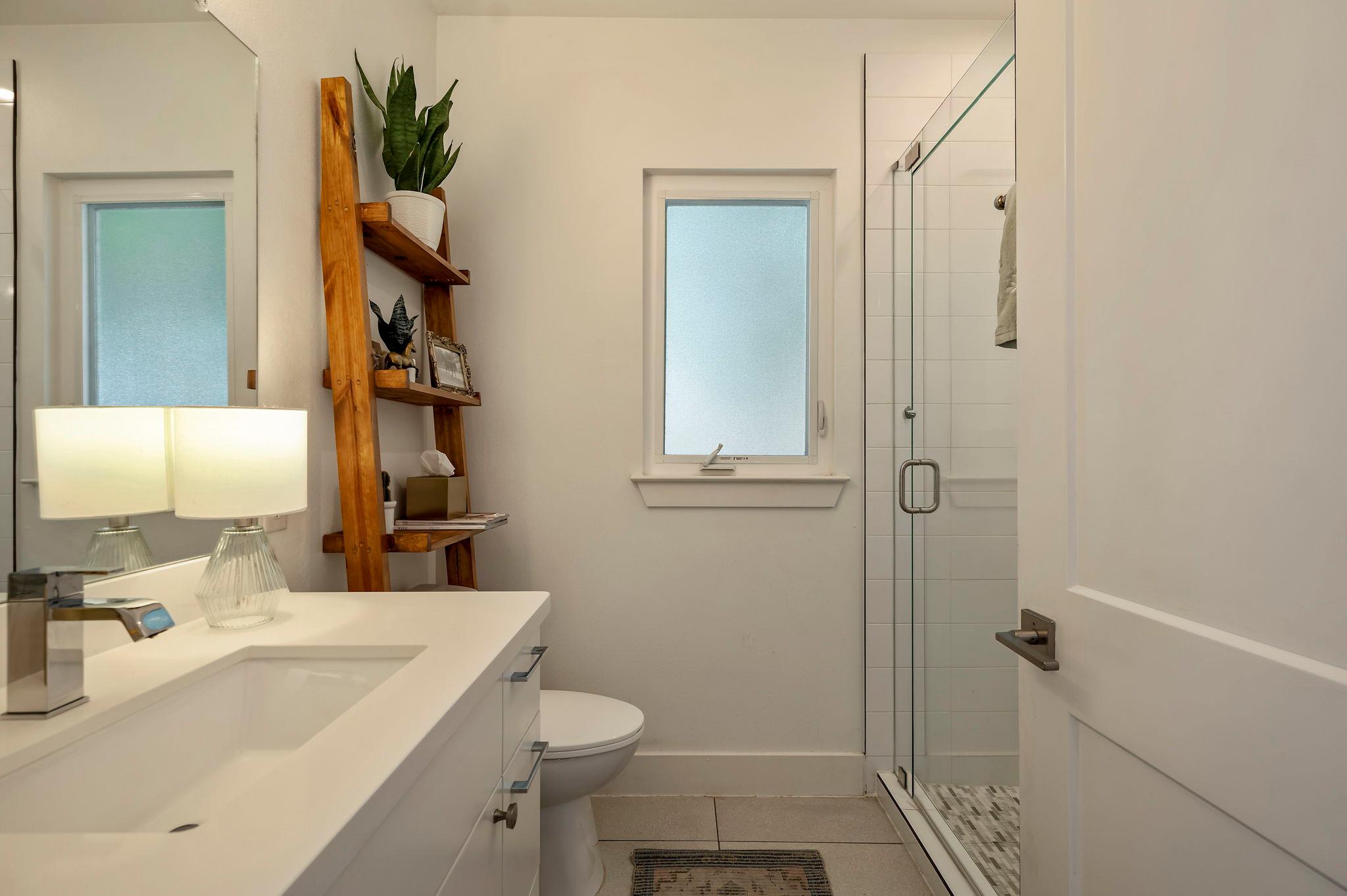 2812 Oak Springs Dr # 1, Austin, TX 78702