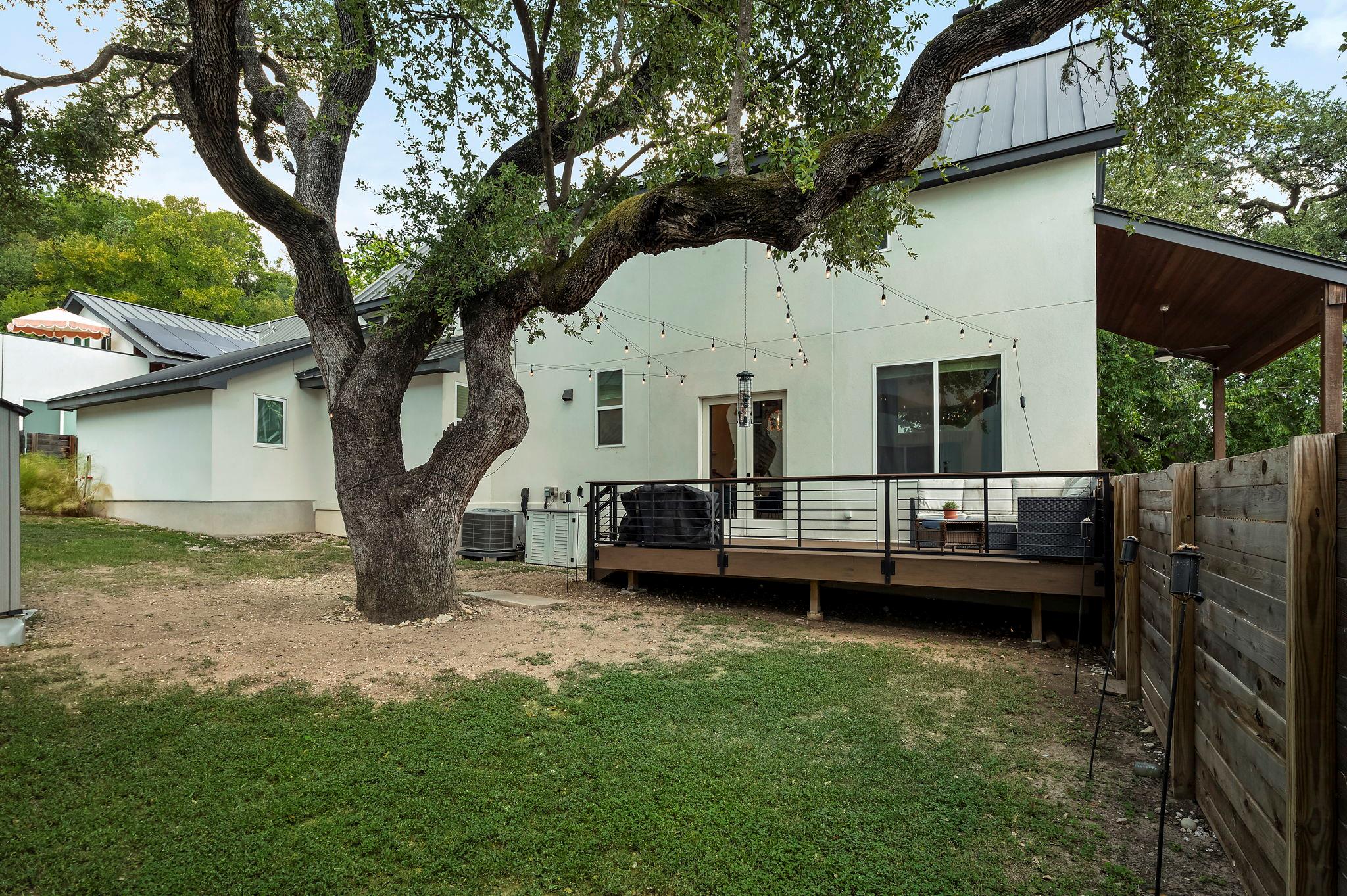 2812 Oak Springs Dr # 1, Austin, TX 78702