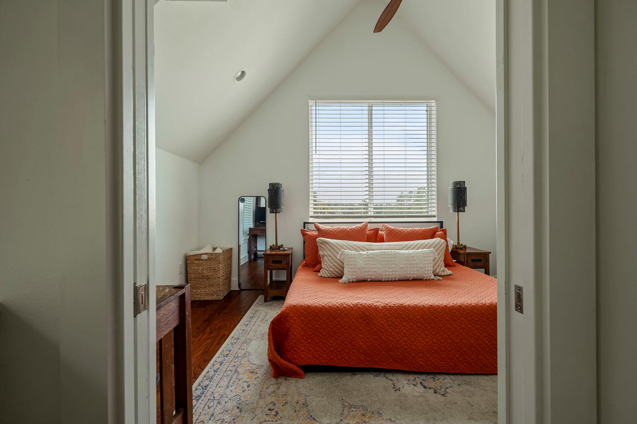 2812 Oak Springs Dr # 1, Austin, TX 78702