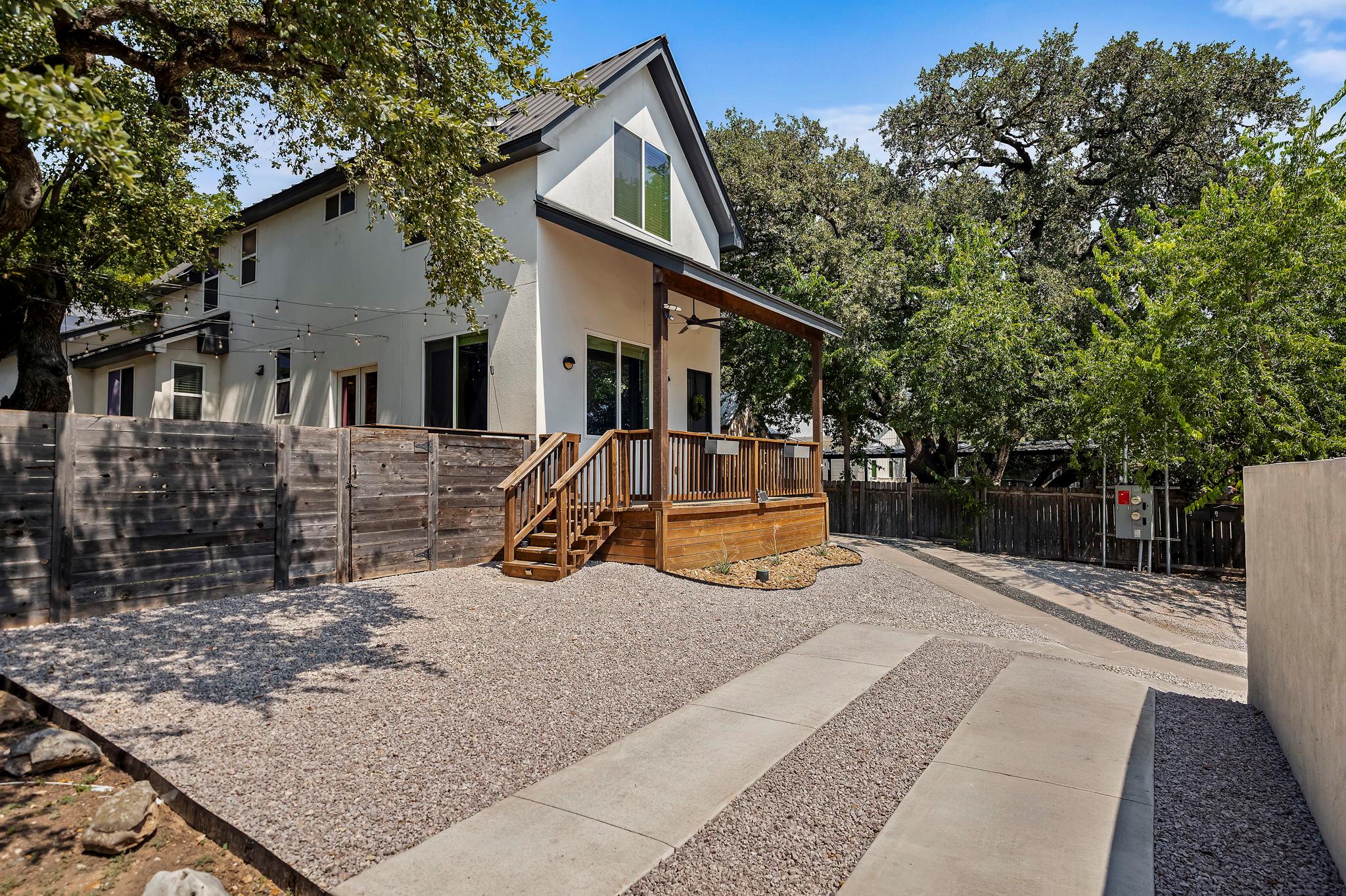 2812 Oak Springs Dr # 1, Austin, TX 78702