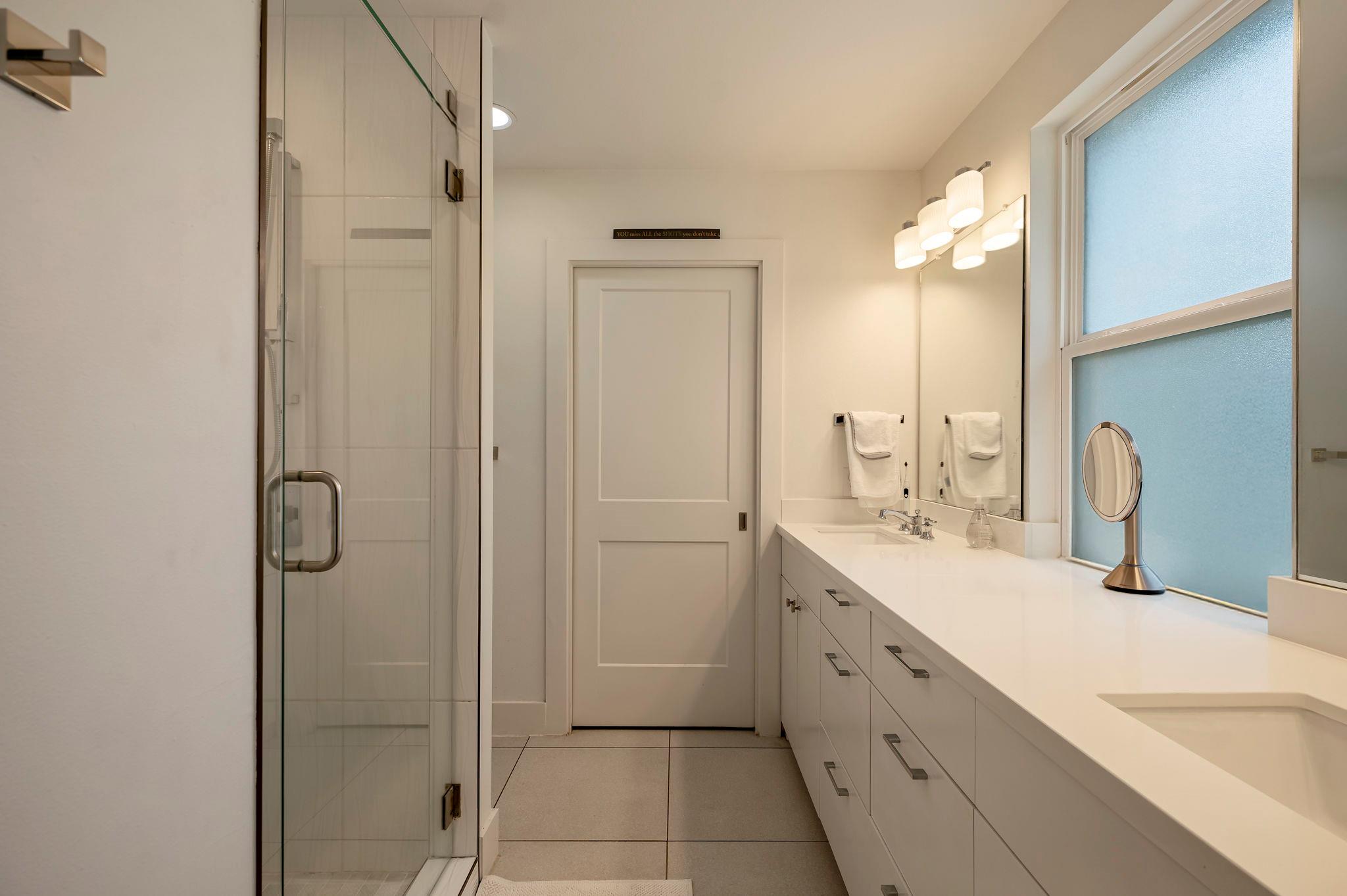 2812 Oak Springs Dr # 1, Austin, TX 78702