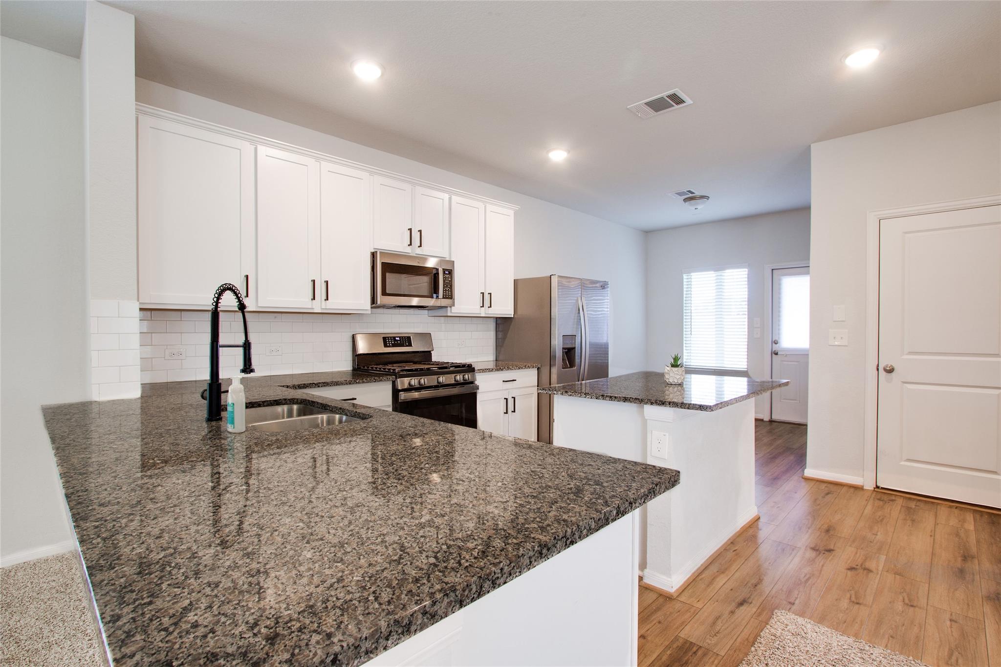 324 Kenai Dr Dr, Kyle, TX 78640