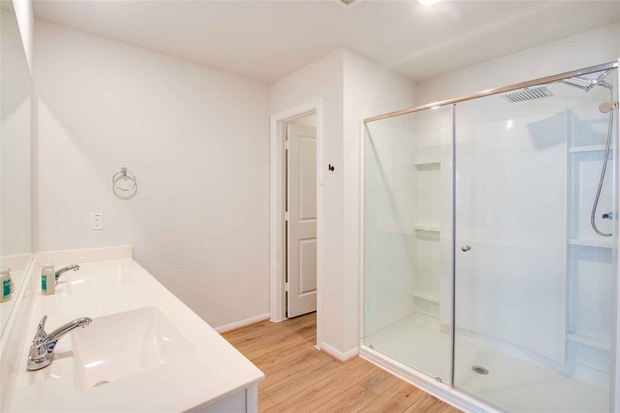 324 Kenai Dr Dr, Kyle, TX 78640