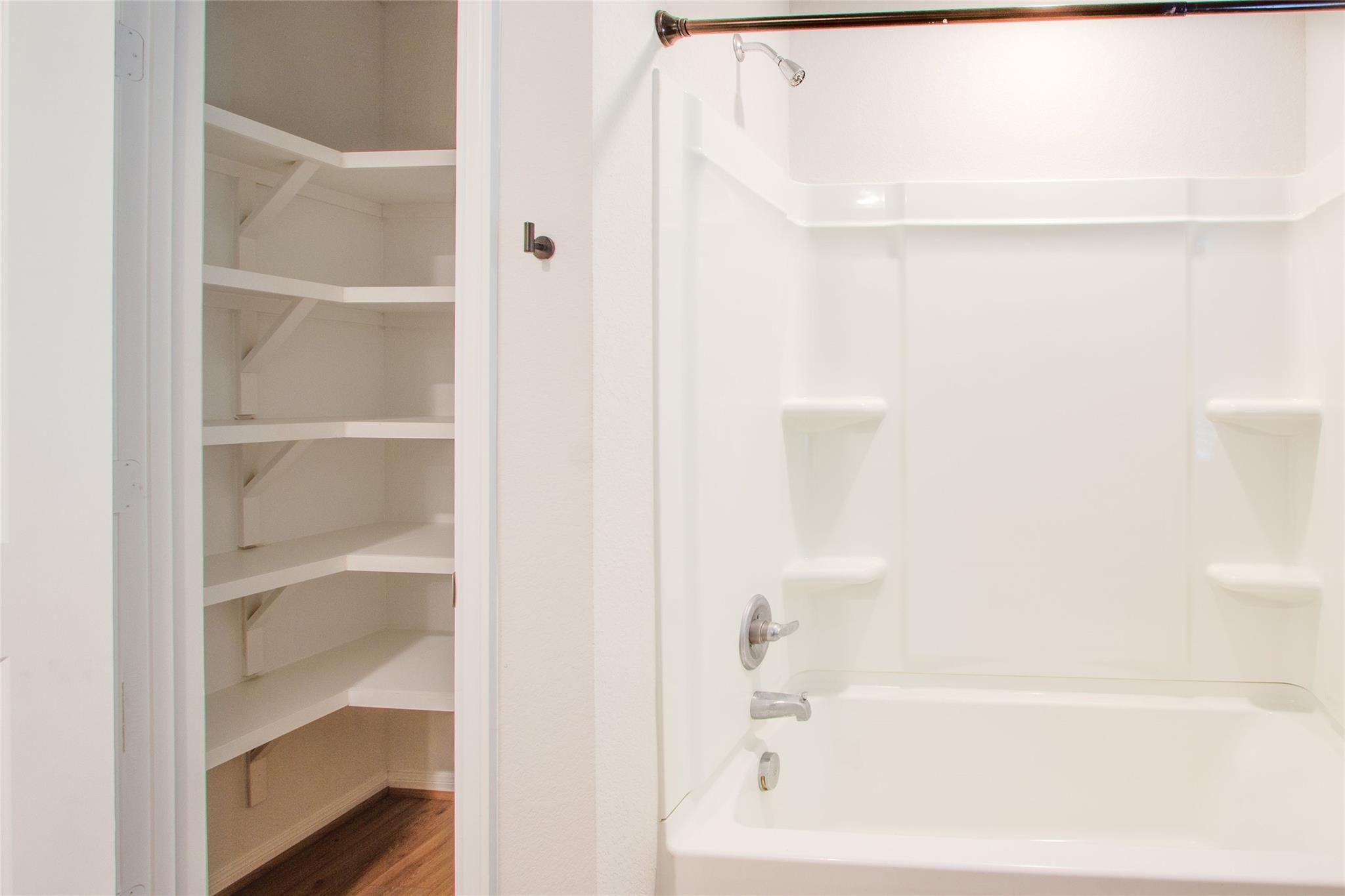 324 Kenai Dr Dr, Kyle, TX 78640