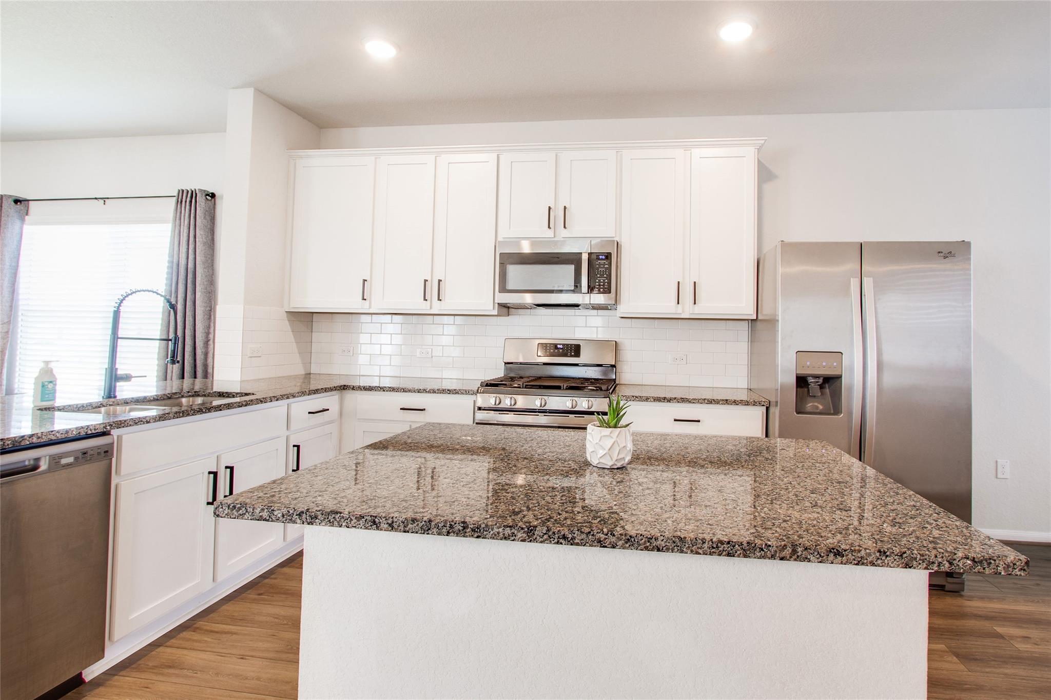 324 Kenai Dr Dr, Kyle, TX 78640