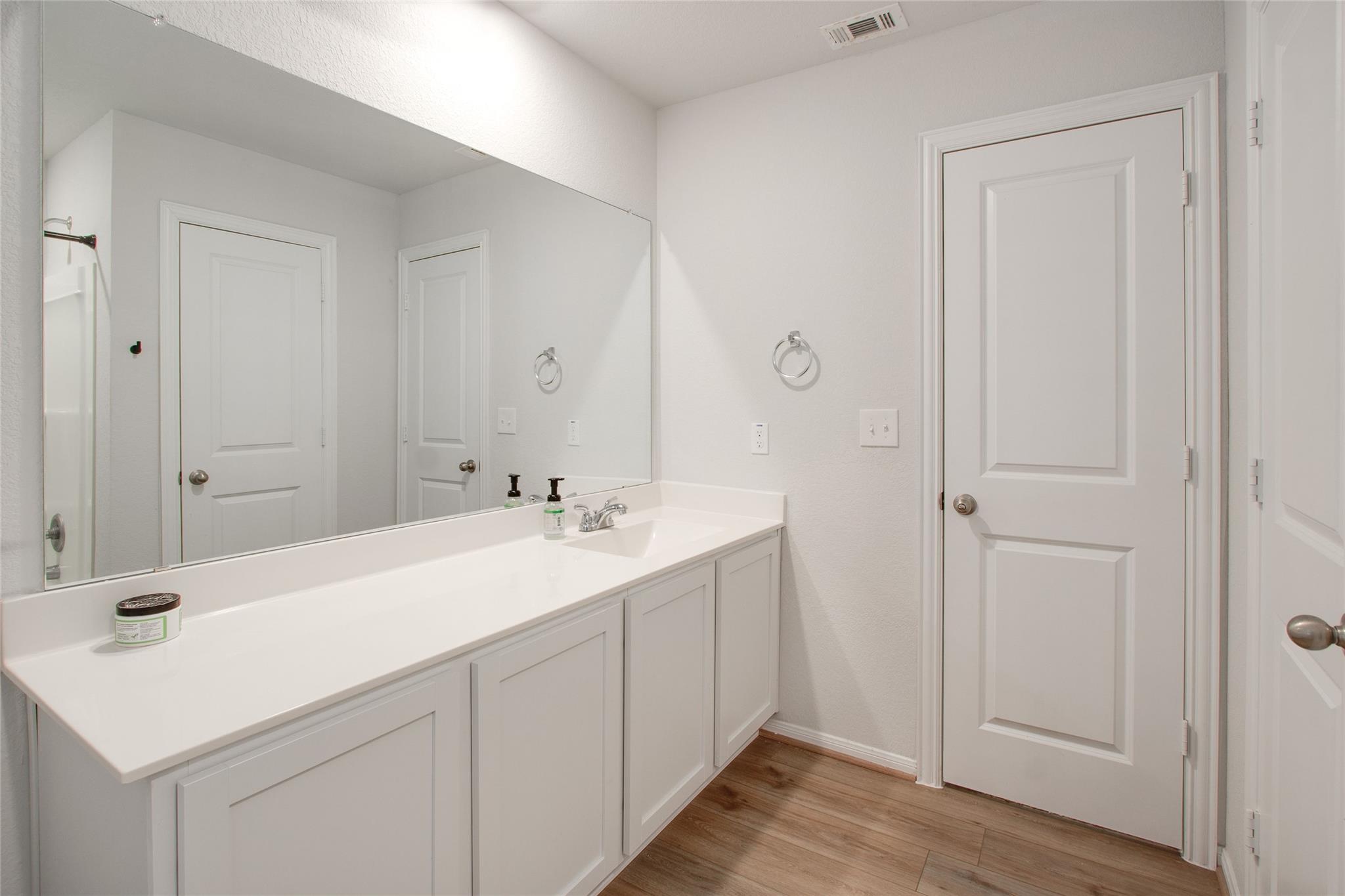 324 Kenai Dr Dr, Kyle, TX 78640