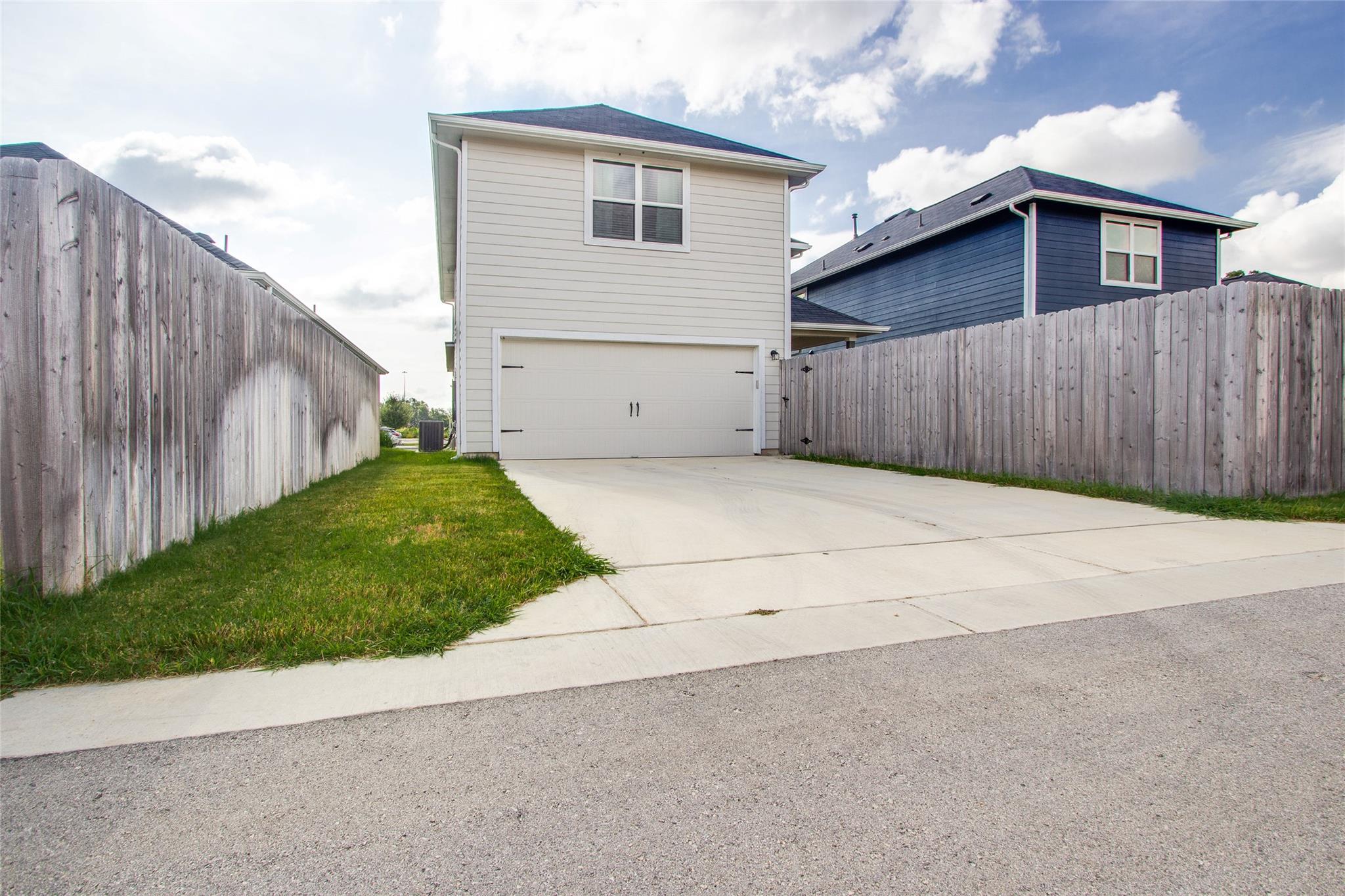 324 Kenai Dr Dr, Kyle, TX 78640