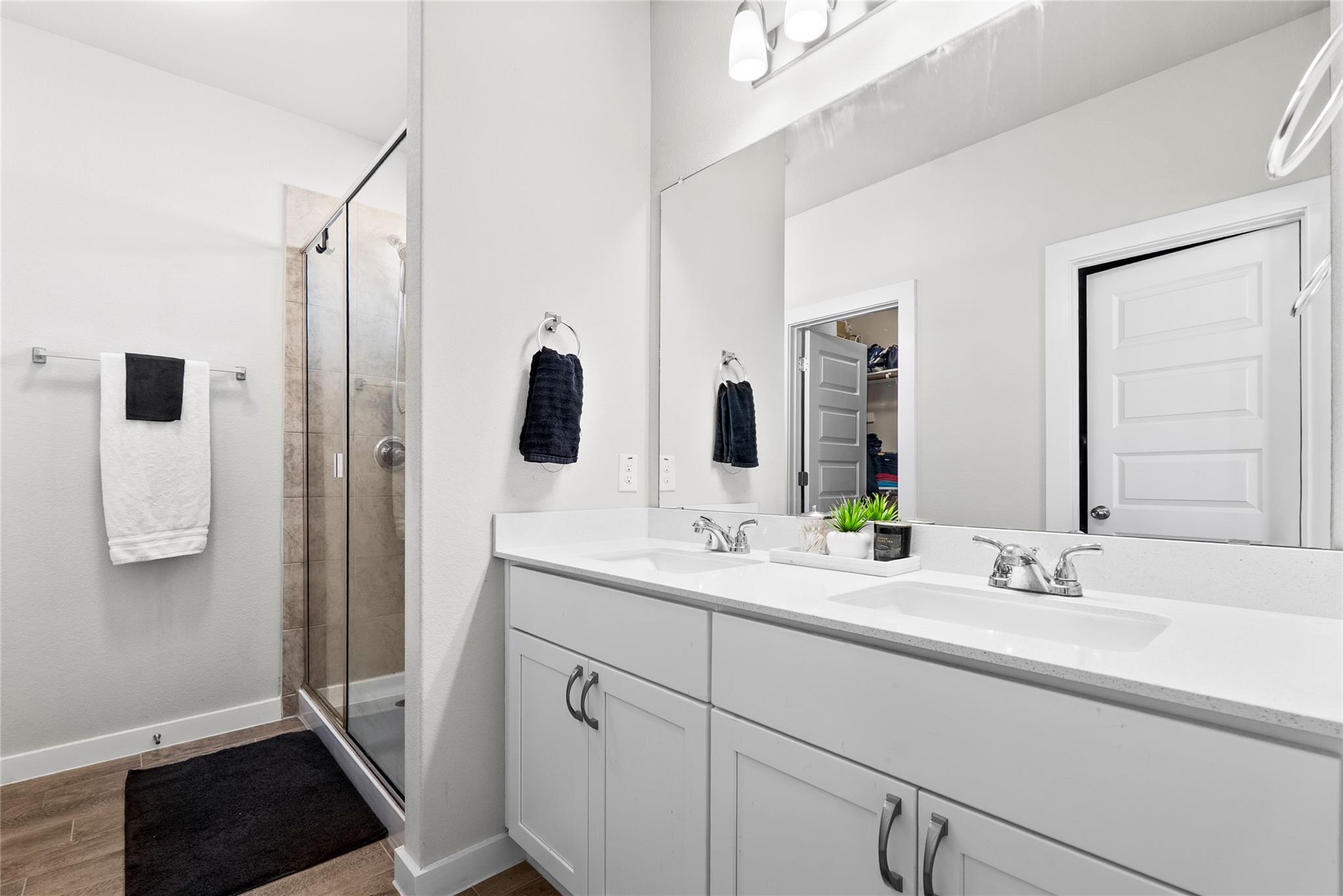 156 Appleberry Ln, Elgin, TX 78621