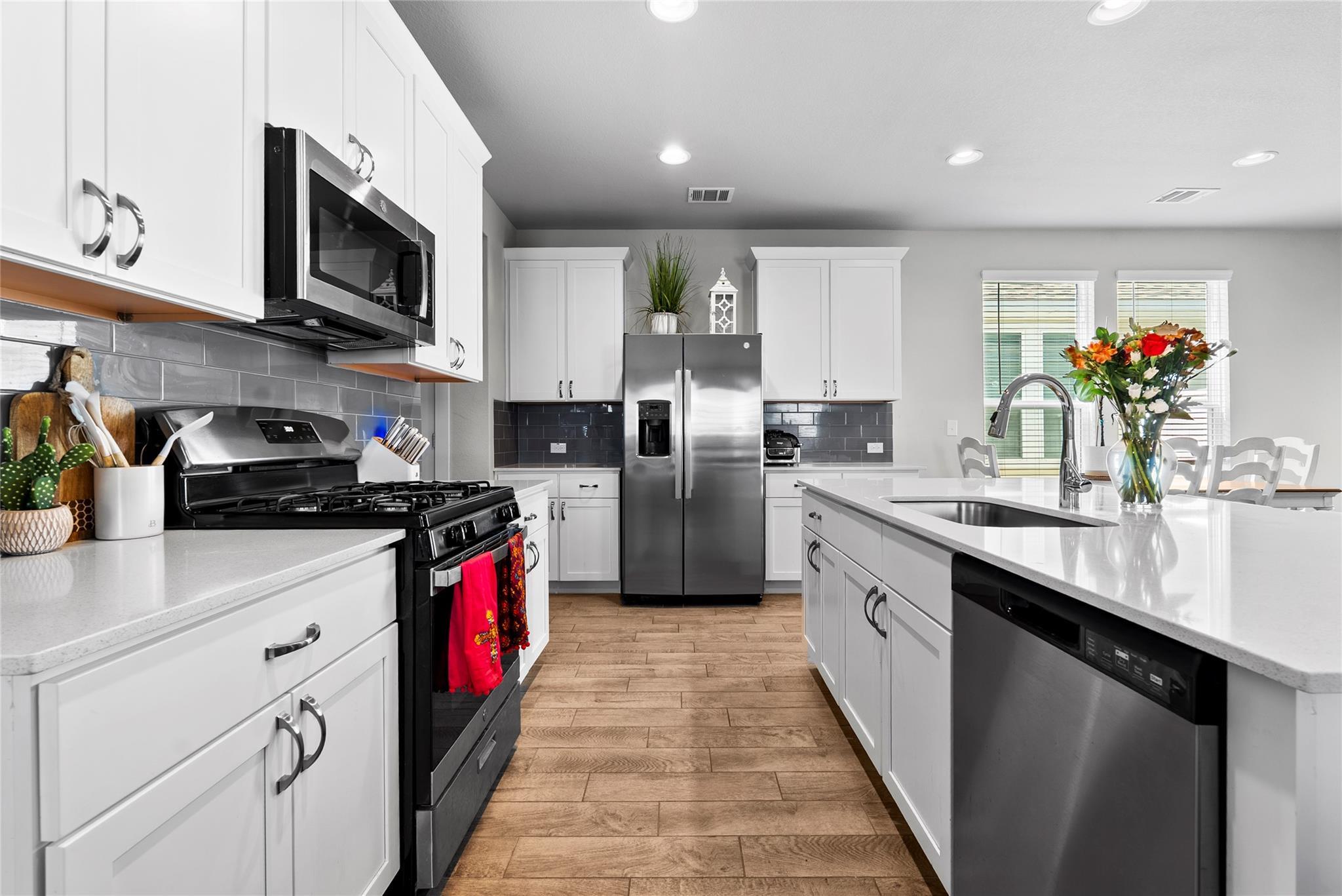 156 Appleberry Ln, Elgin, TX 78621