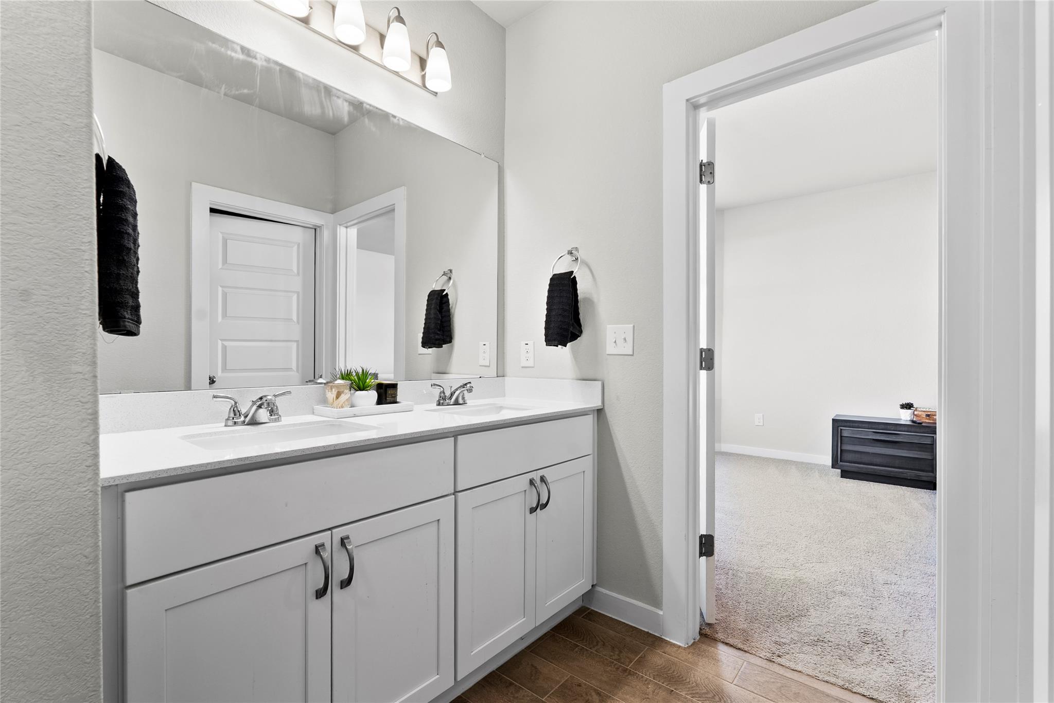 156 Appleberry Ln, Elgin, TX 78621