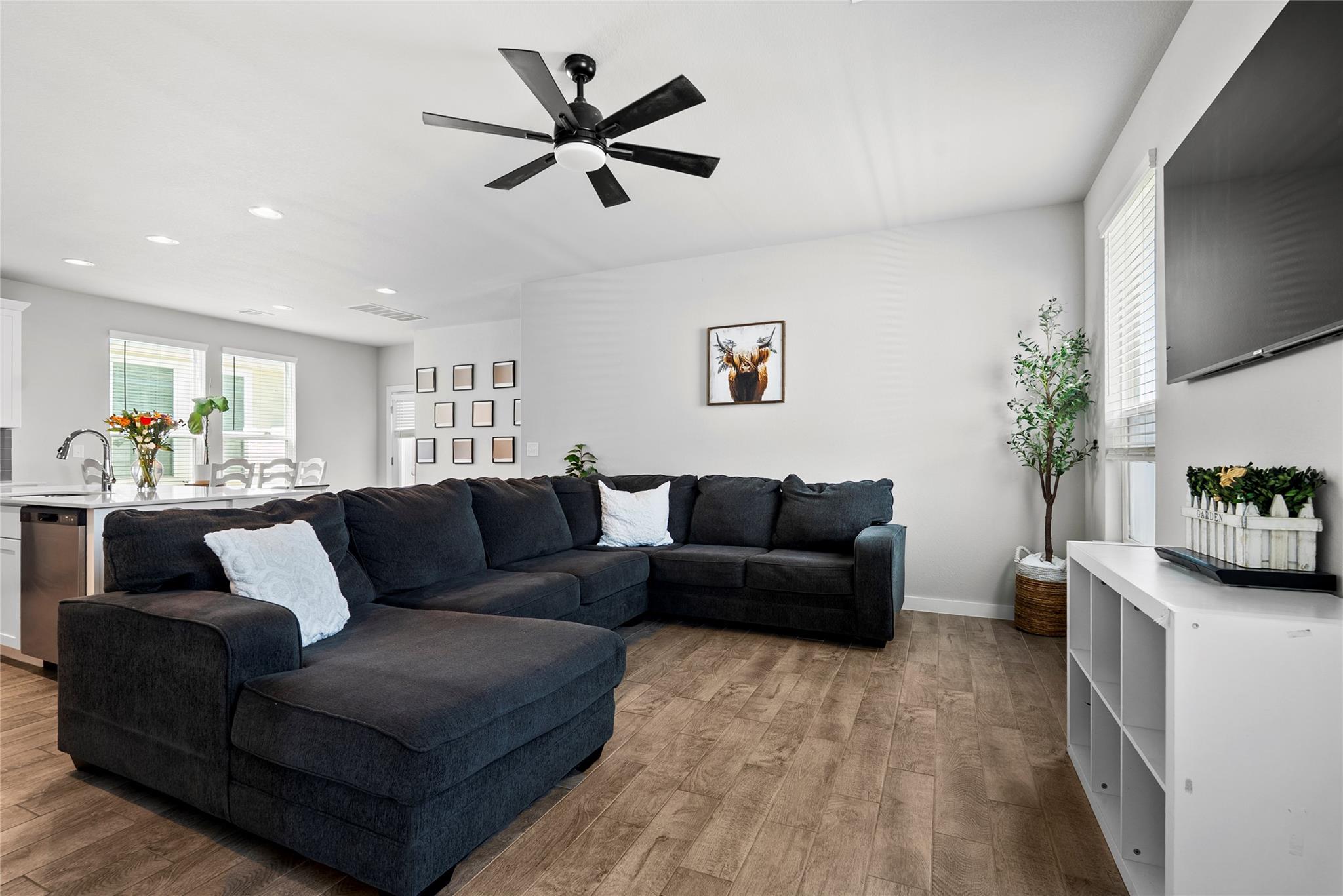 156 Appleberry Ln, Elgin, TX 78621