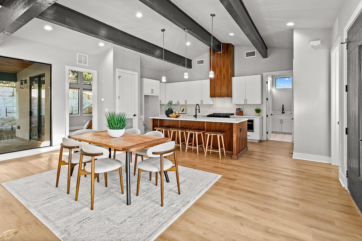 202 Evelyn Ct, Dripping Springs, TX 78620