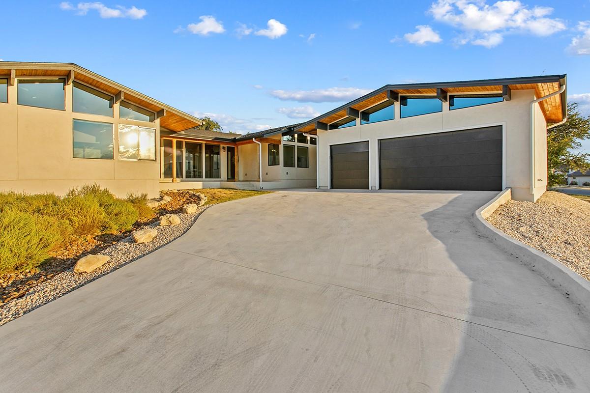 202 Evelyn Ct, Dripping Springs, TX 78620