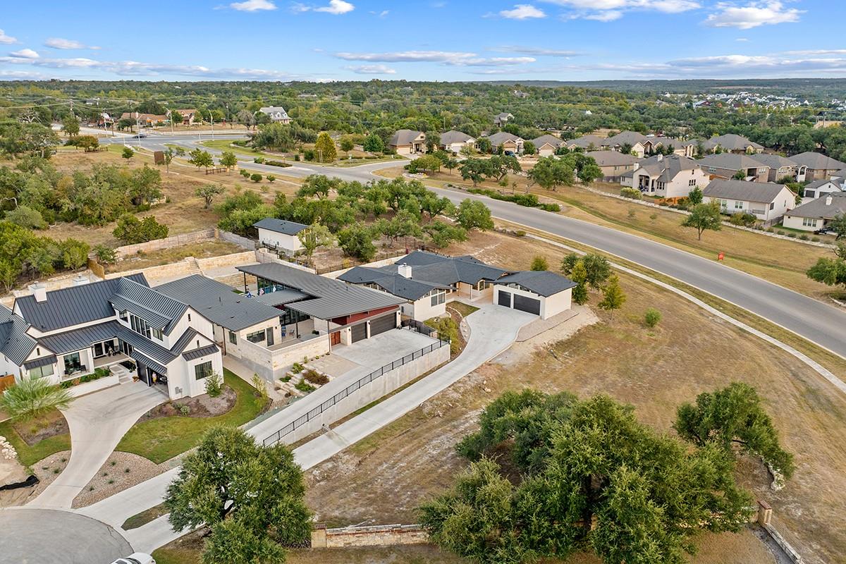 202 Evelyn Ct, Dripping Springs, TX 78620