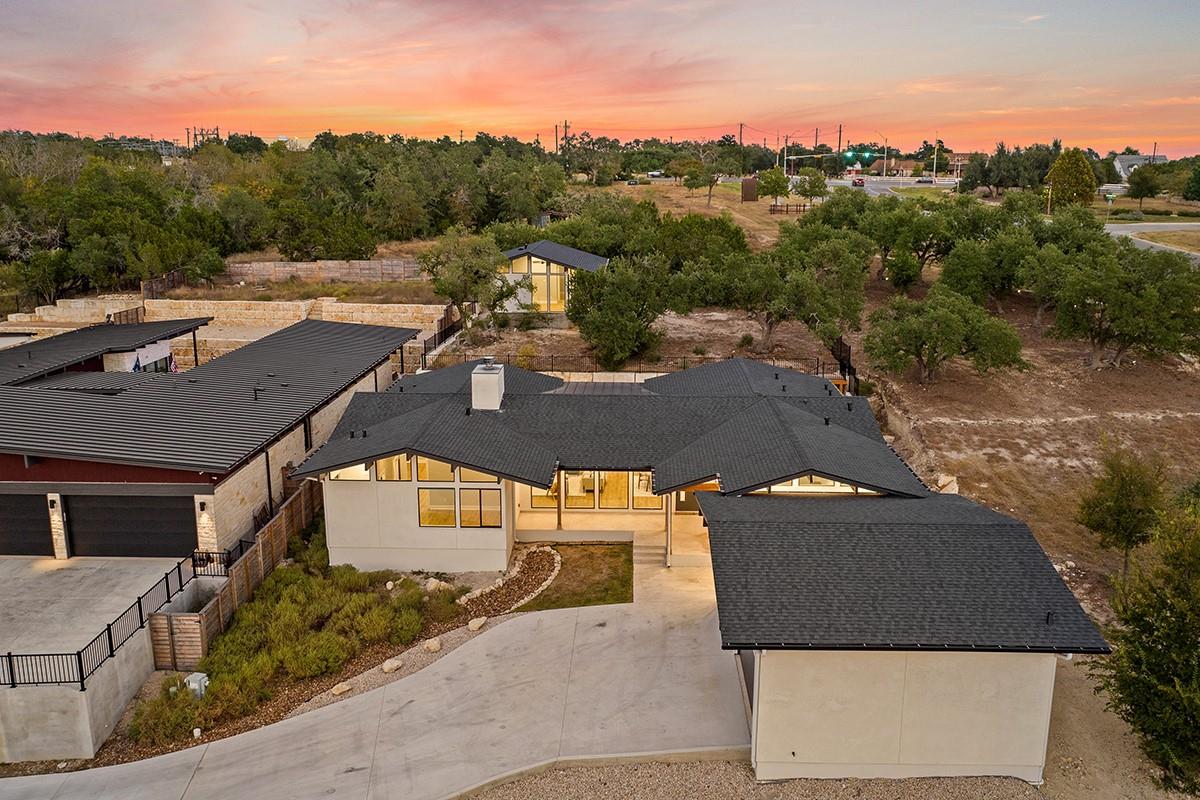 202 Evelyn Ct, Dripping Springs, TX 78620