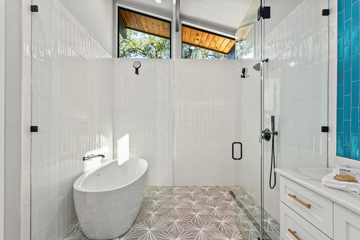 202 Evelyn Ct, Dripping Springs, TX 78620