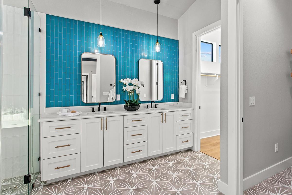 202 Evelyn Ct, Dripping Springs, TX 78620