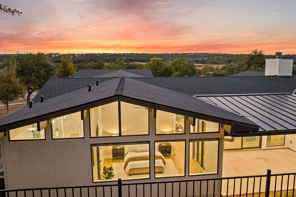 202 Evelyn Ct, Dripping Springs, TX 78620