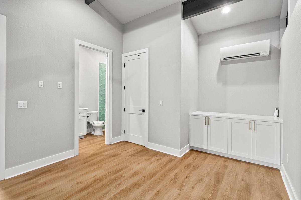 202 Evelyn Ct, Dripping Springs, TX 78620