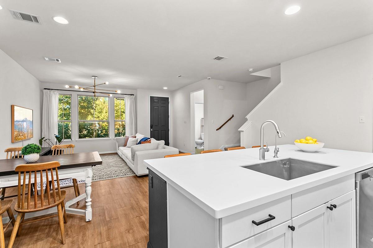 221 Diamond Point Dr, Dripping Springs, TX 78620