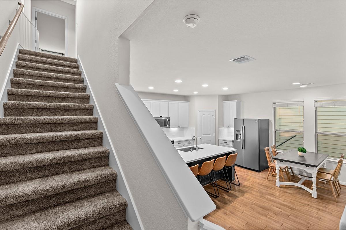 221 Diamond Point Dr, Dripping Springs, TX 78620