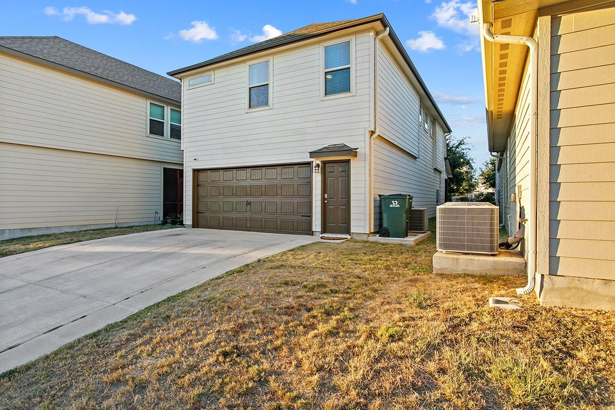 221 Diamond Point Dr, Dripping Springs, TX 78620