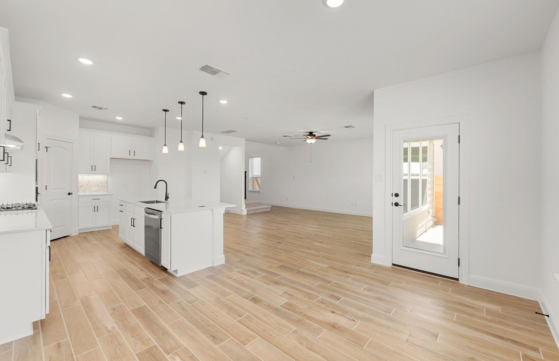 221 Regatta Trl, Leander, TX 78641