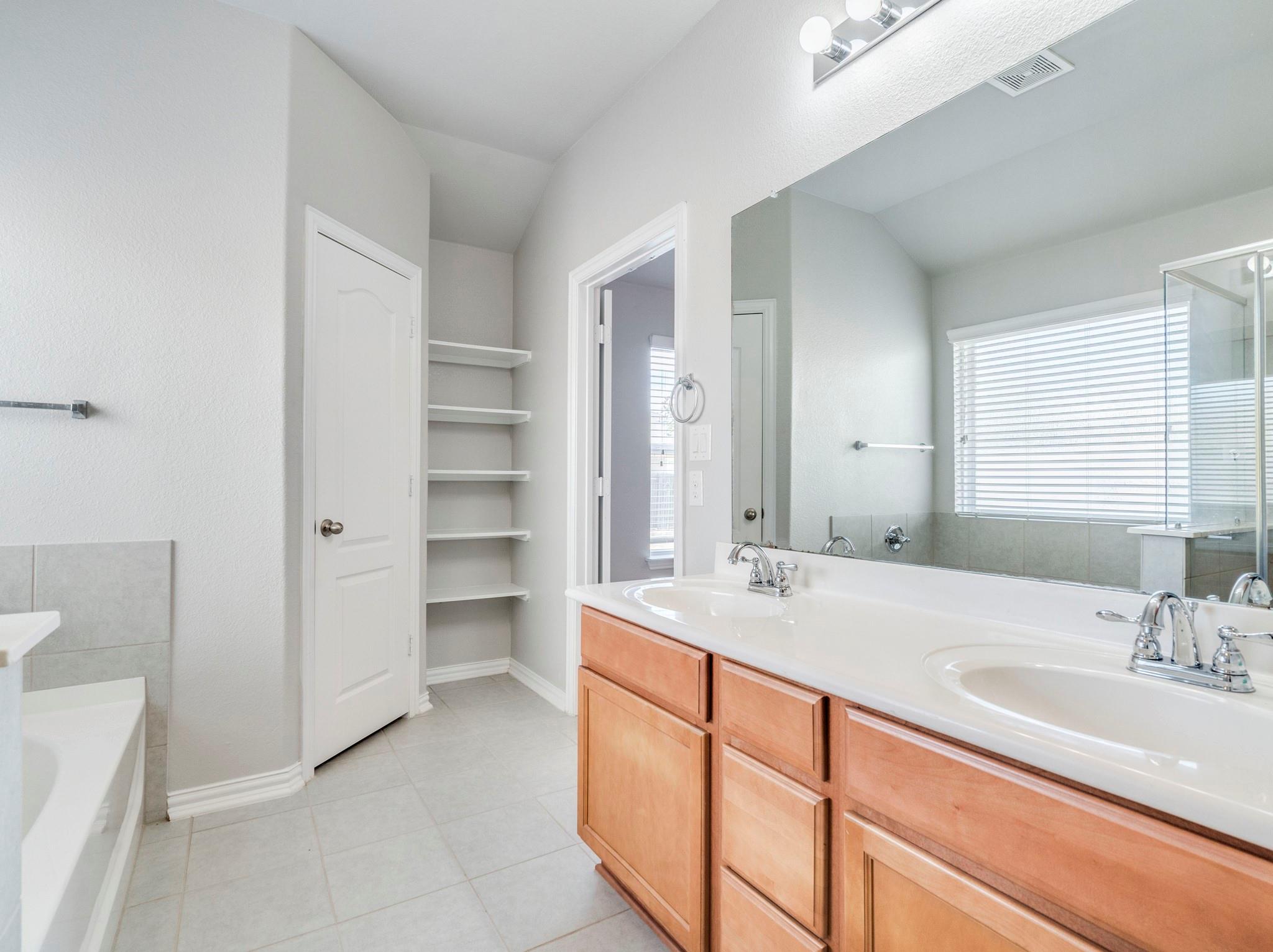 225 Razzmatazz Trl, Buda, TX 78610