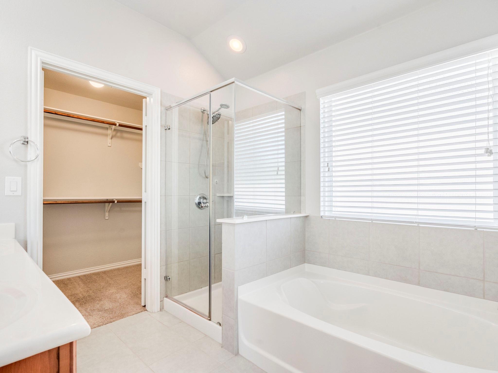 225 Razzmatazz Trl, Buda, TX 78610