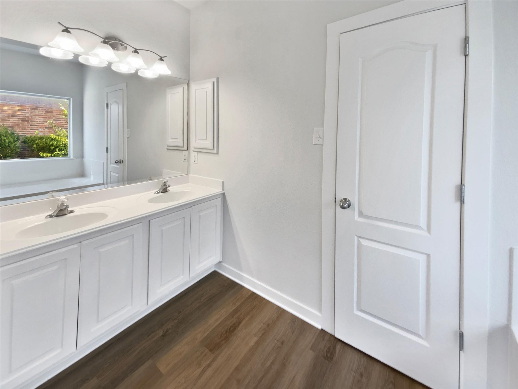 127 Campos Dr, Hutto, TX 78634