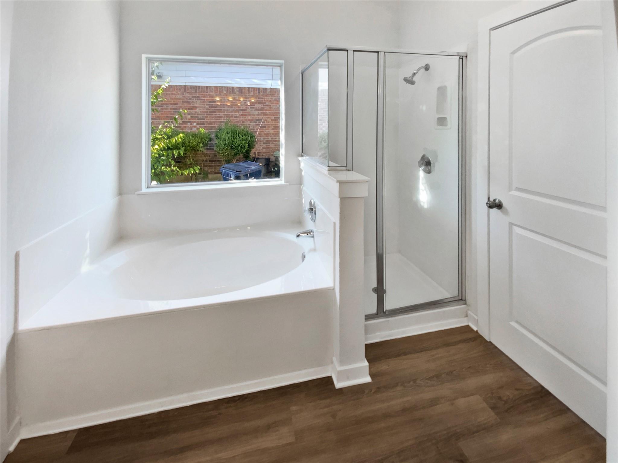 127 Campos Dr, Hutto, TX 78634