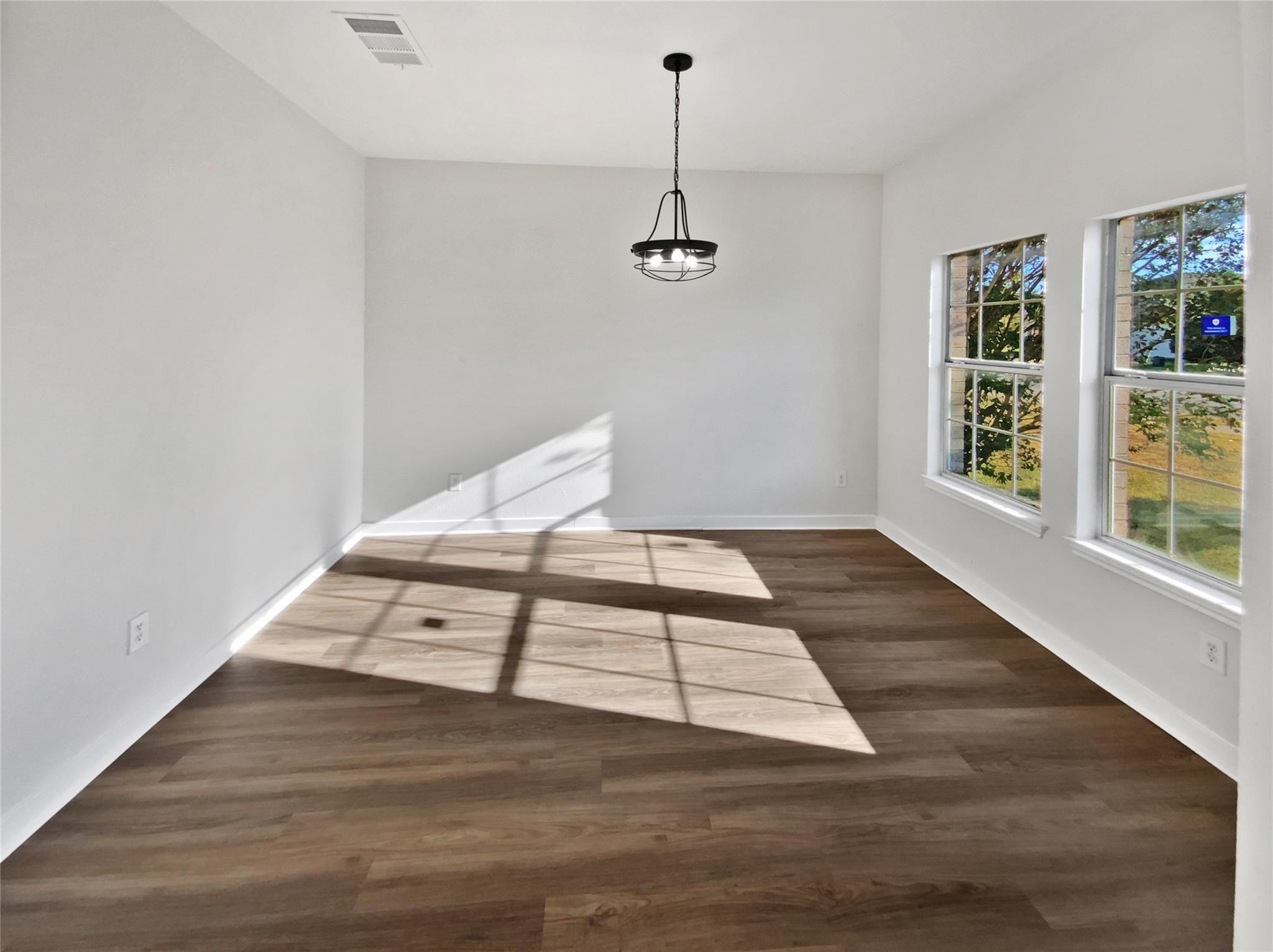 127 Campos Dr, Hutto, TX 78634