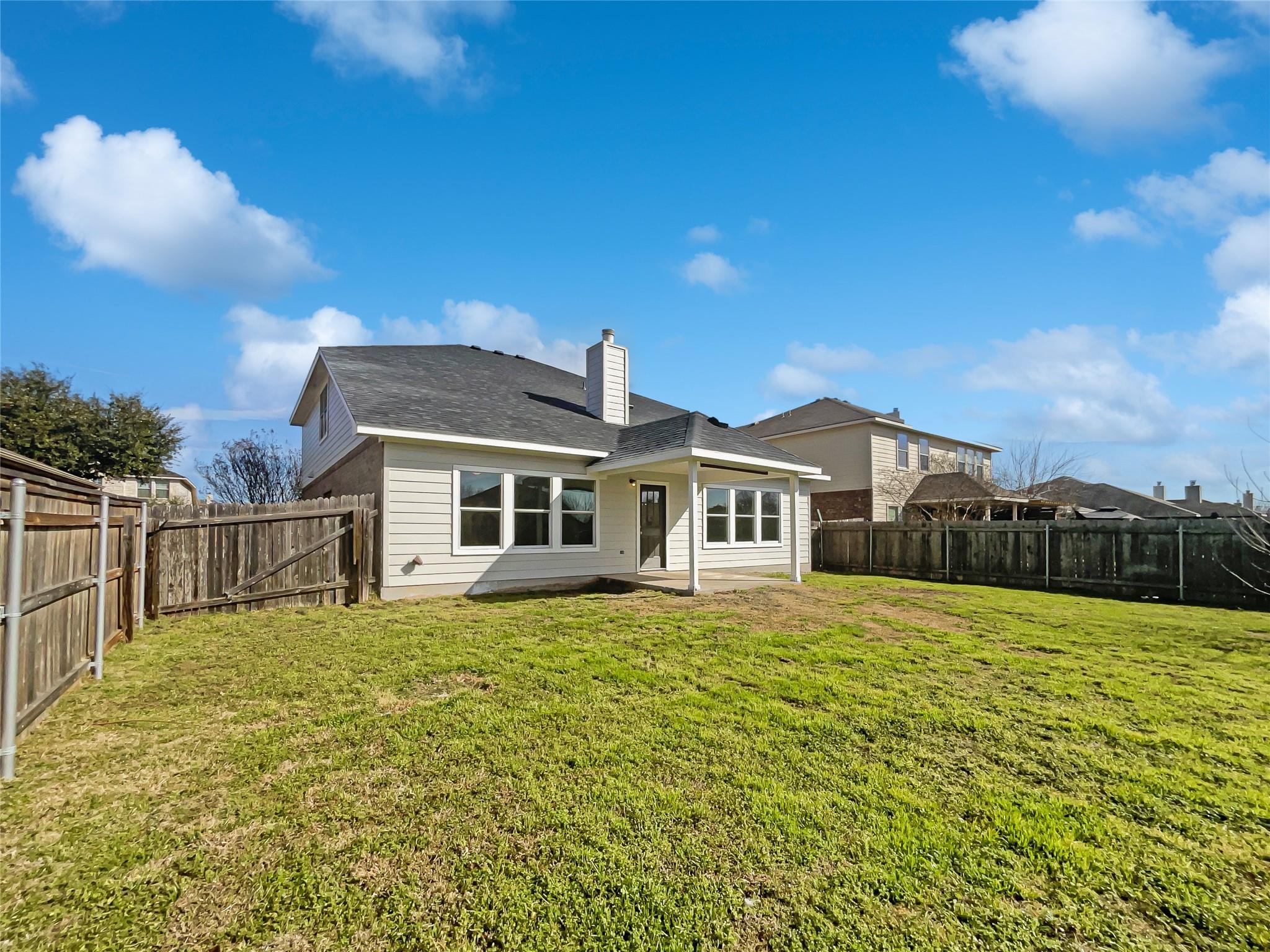 127 Campos Dr, Hutto, TX 78634