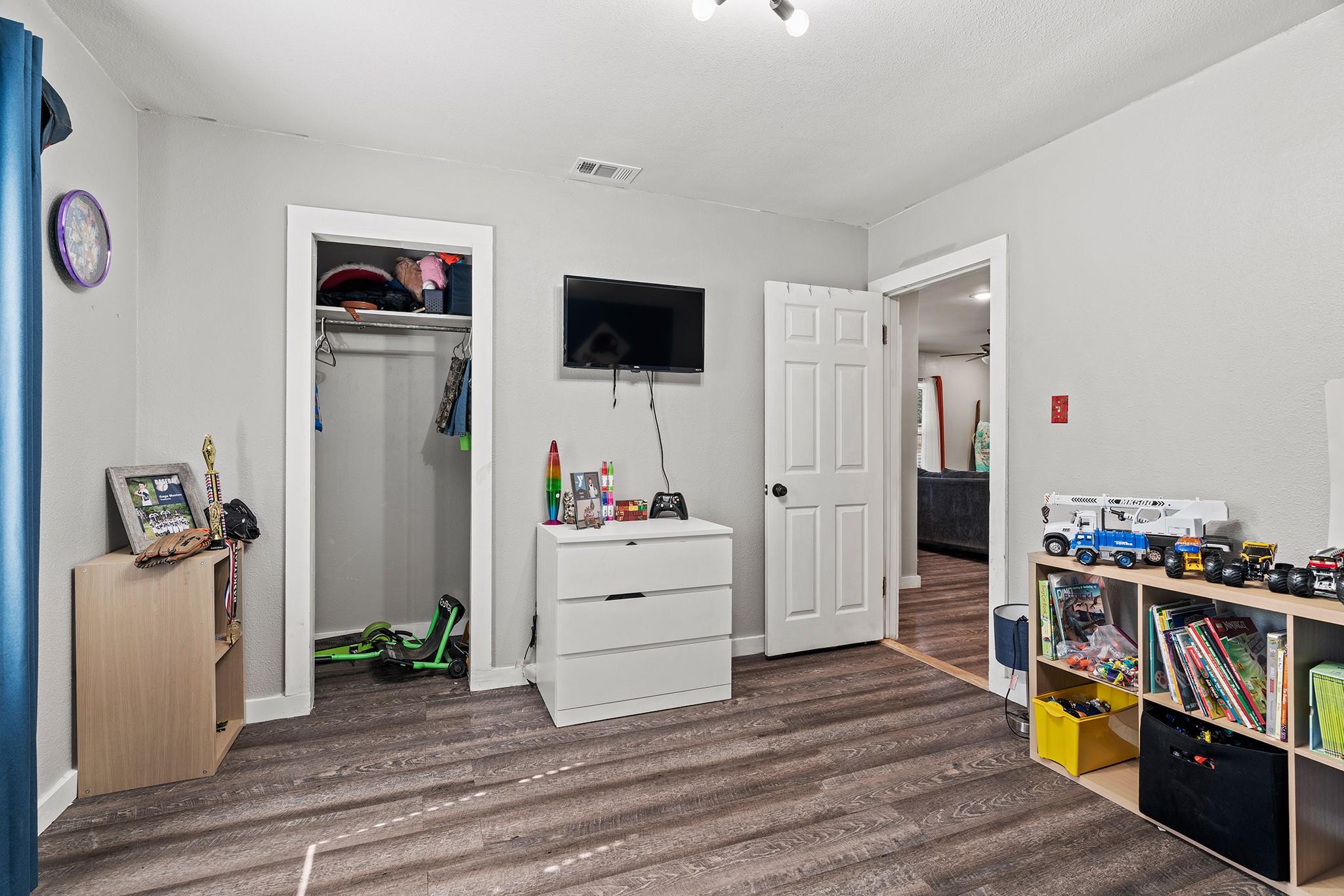 902 Miller St, Rockdale, TX 76567